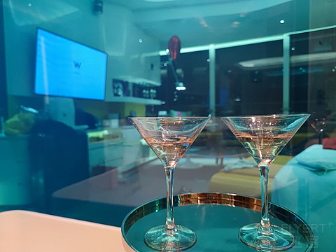 还可以再W一点——上海外滩W酒店