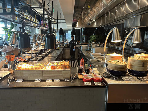 还可以再W一点——上海外滩W酒店