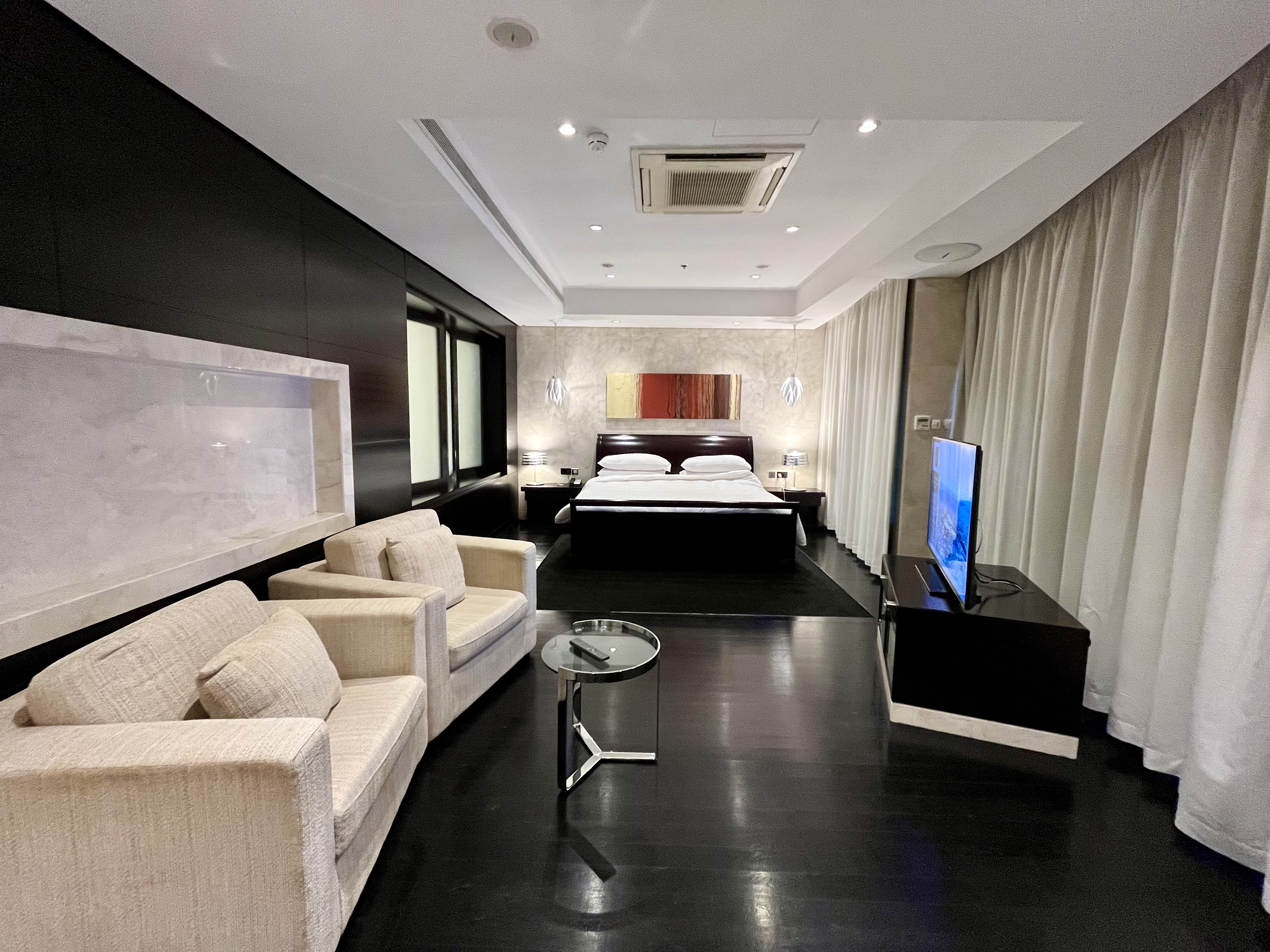  ϰݺƵ 
Dubai Marriott Harbor Hotel