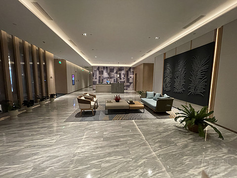 郑州丹尼斯广场洲际酒店，一言难尽。