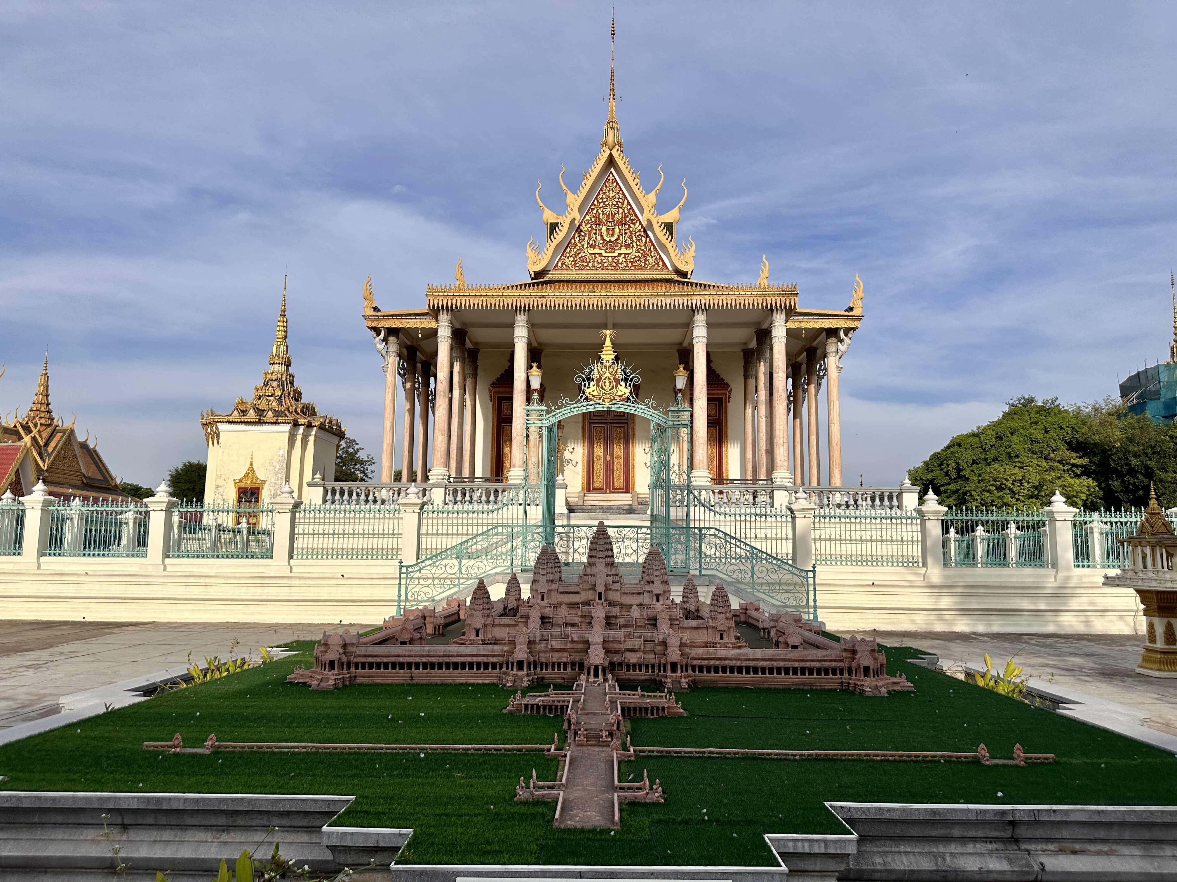 Ӱ  Courtyard Phnom Penh