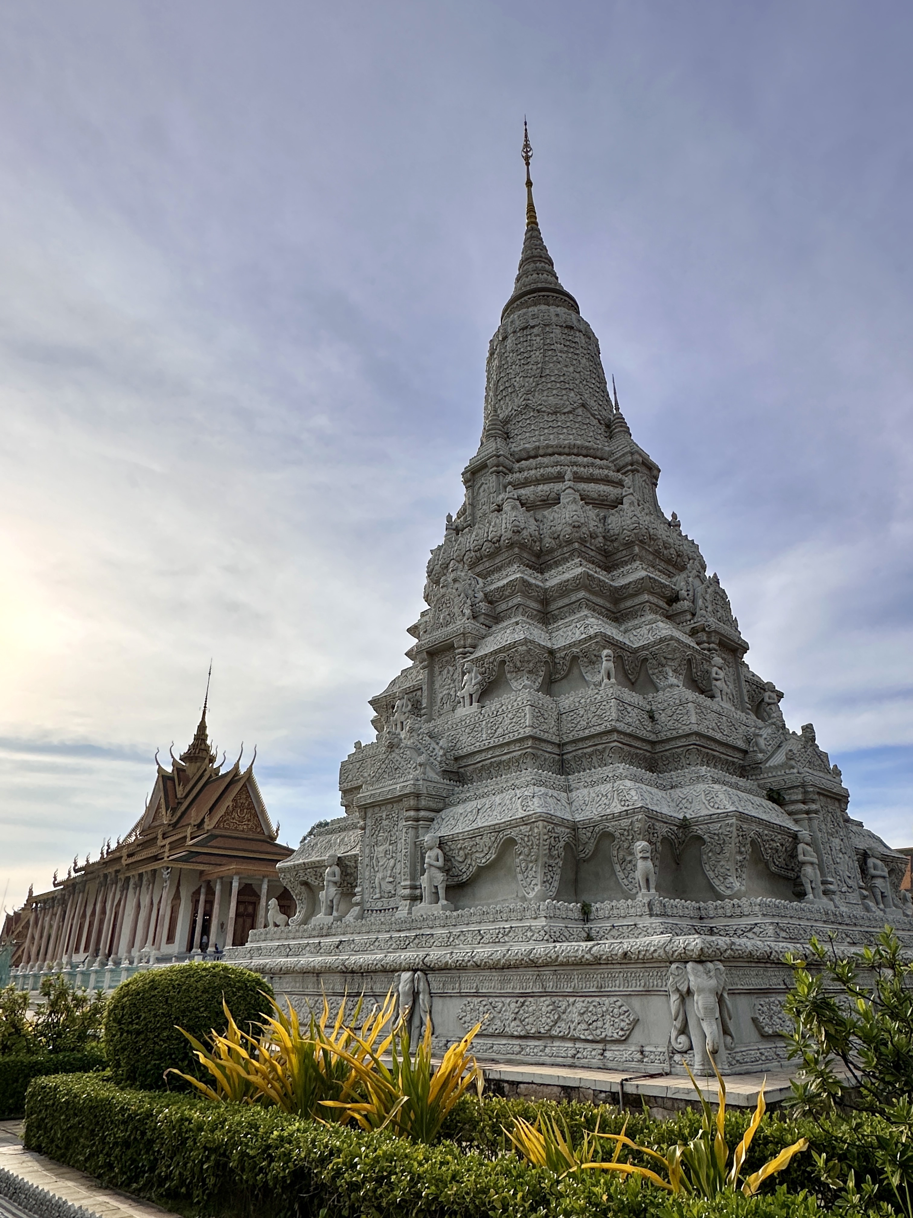 Ӱ  Courtyard Phnom Penh