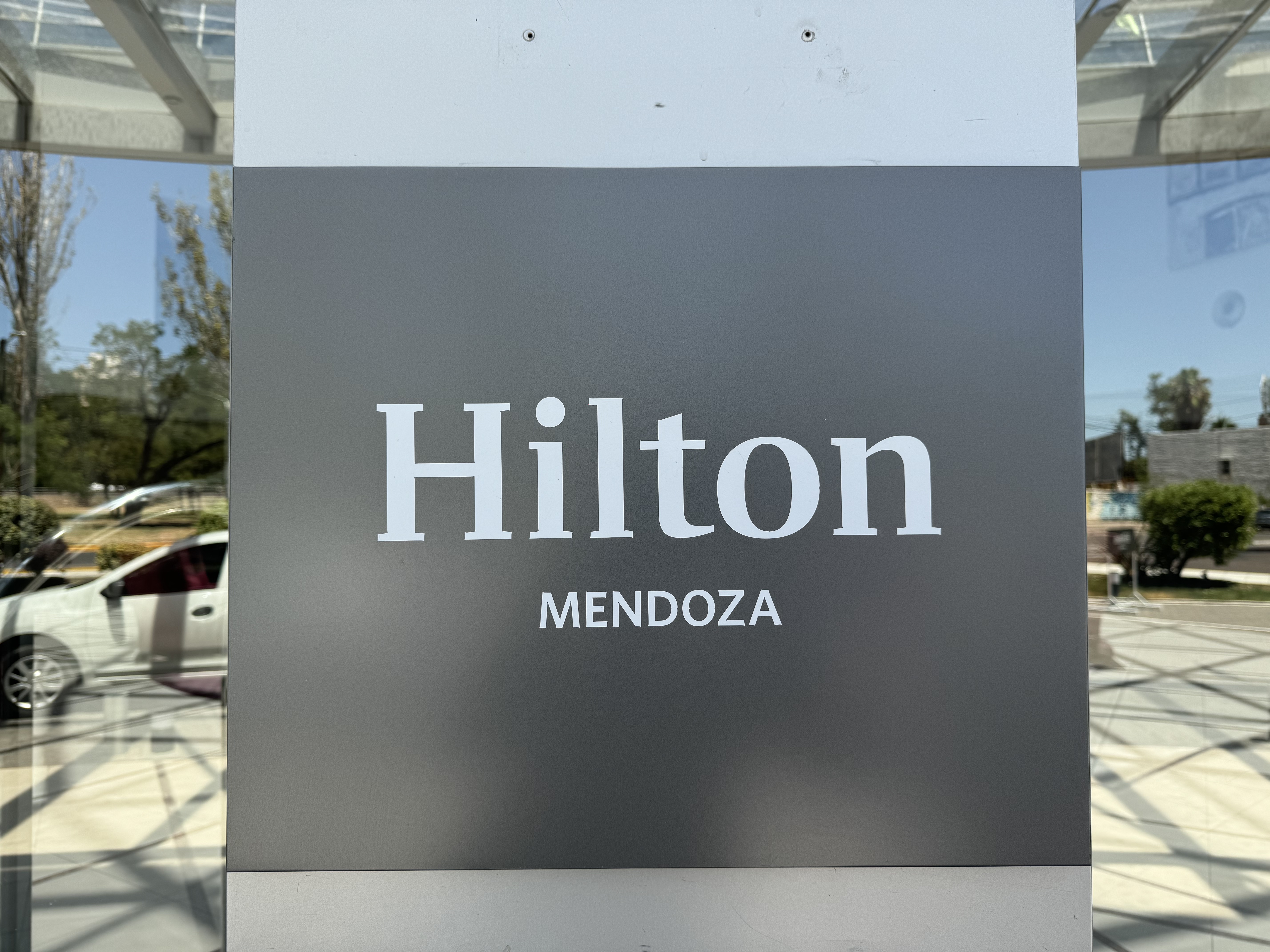 #вͣ#ռ֮|̳׷͢СڵHilton Mendoza