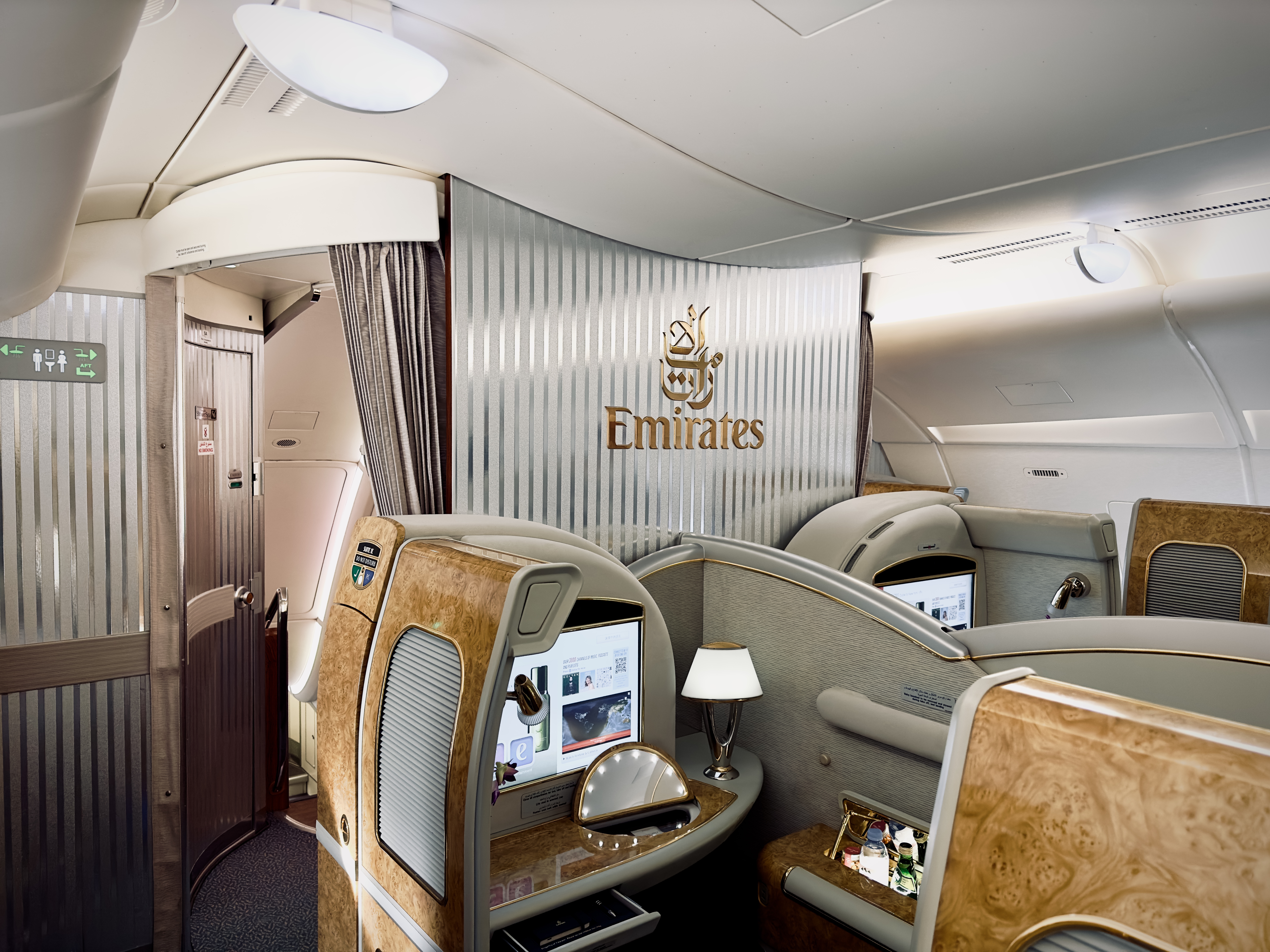 EmiratesFly Better鵽ͷȲյķʽCGKDXBJFK77WA380׷