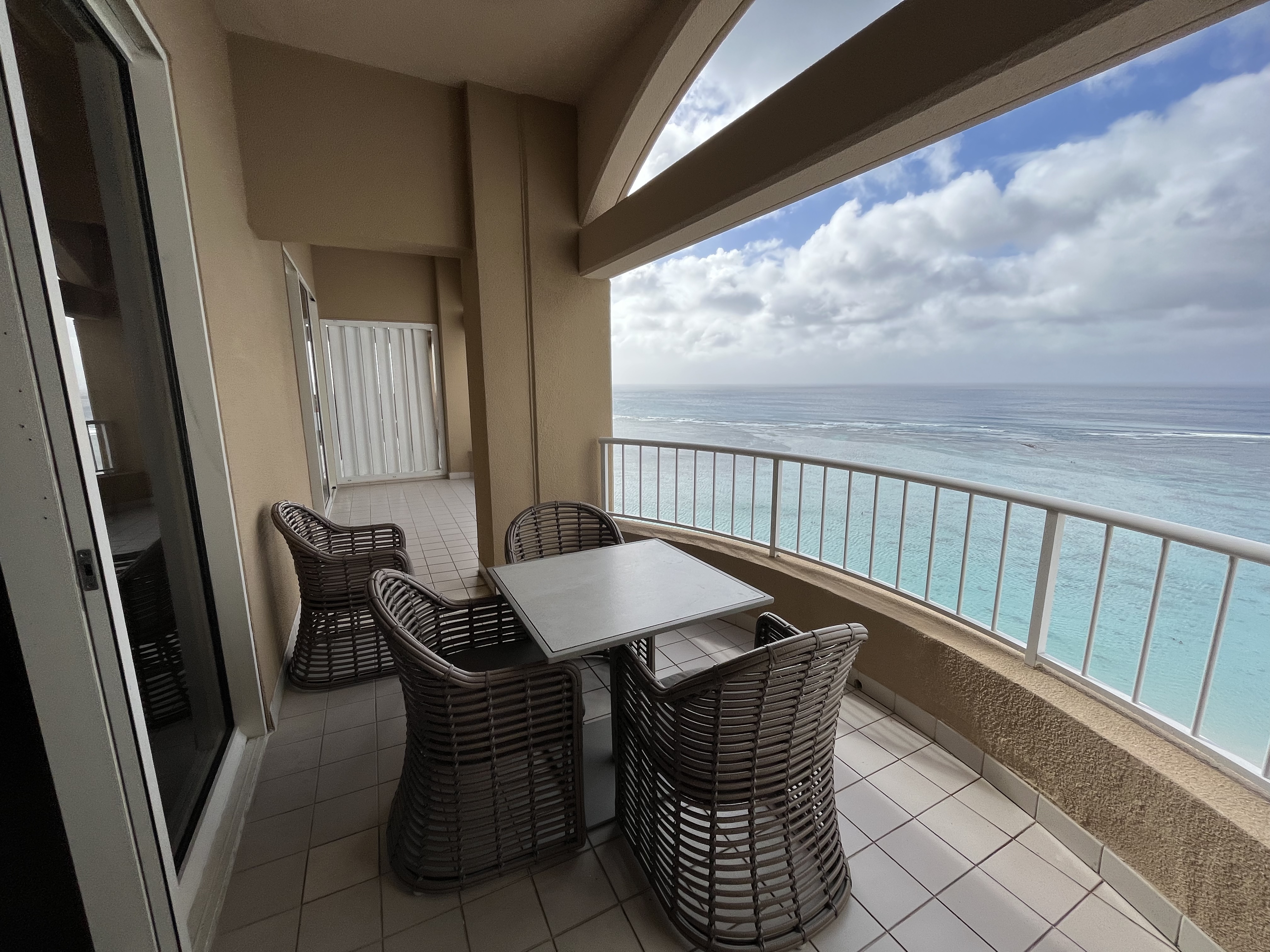 صþƵ-ͳ׷ Hyatt Regency Guam-Presidential Suite