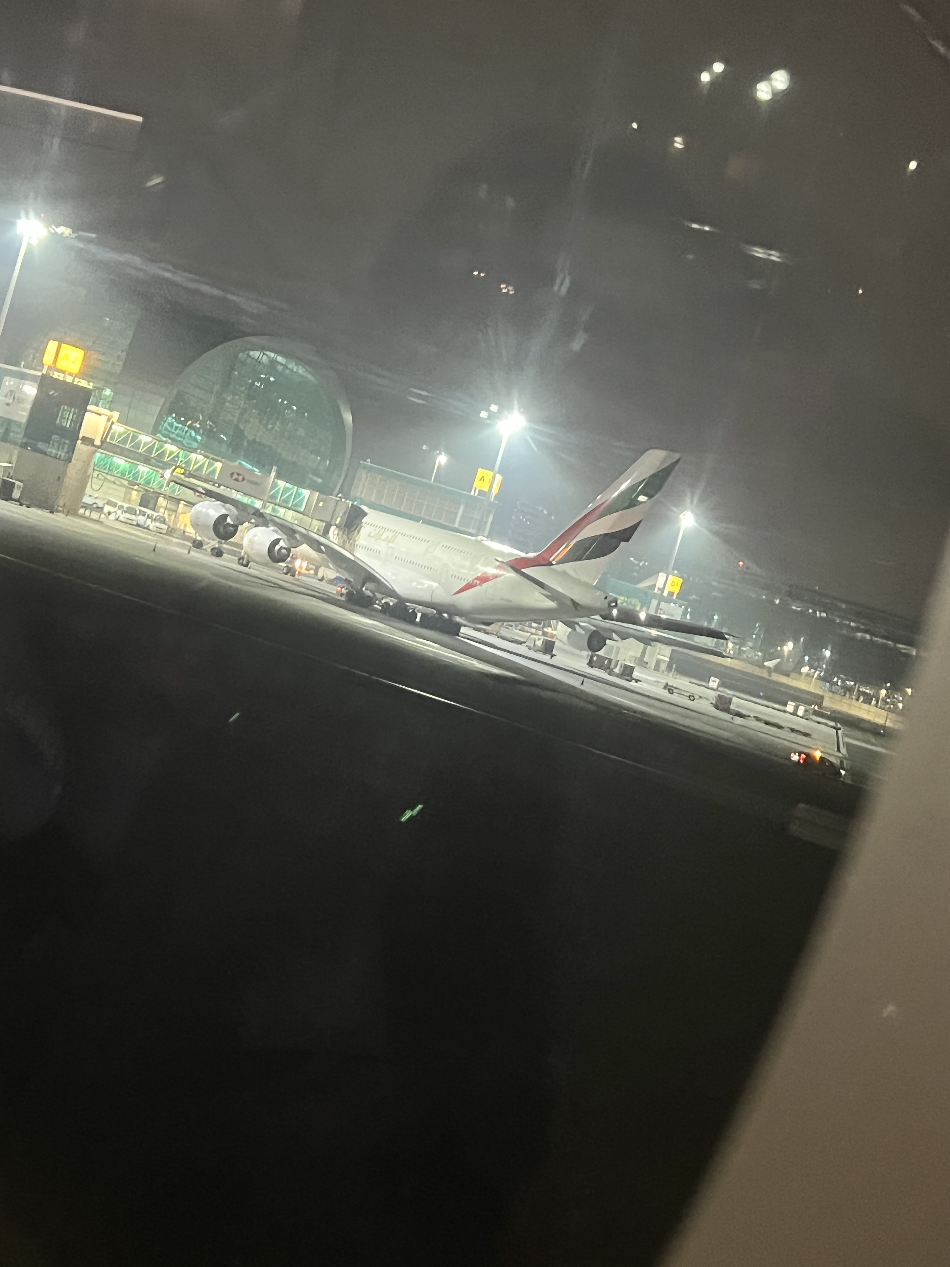 PVG - DXB - LHR