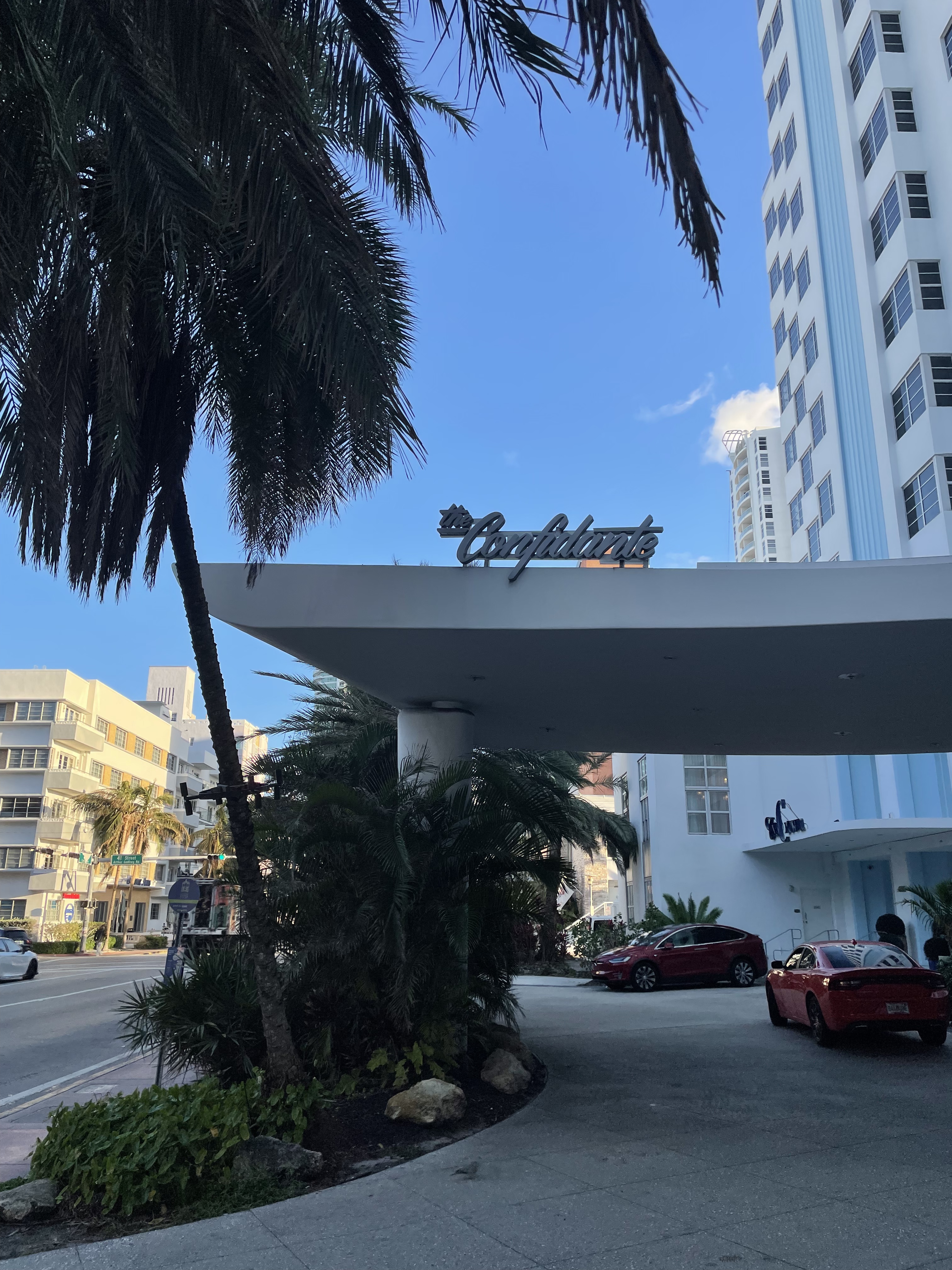 ͬһ̫£ܵı̺̲֪ܺƵ The Confidante Miami Beach