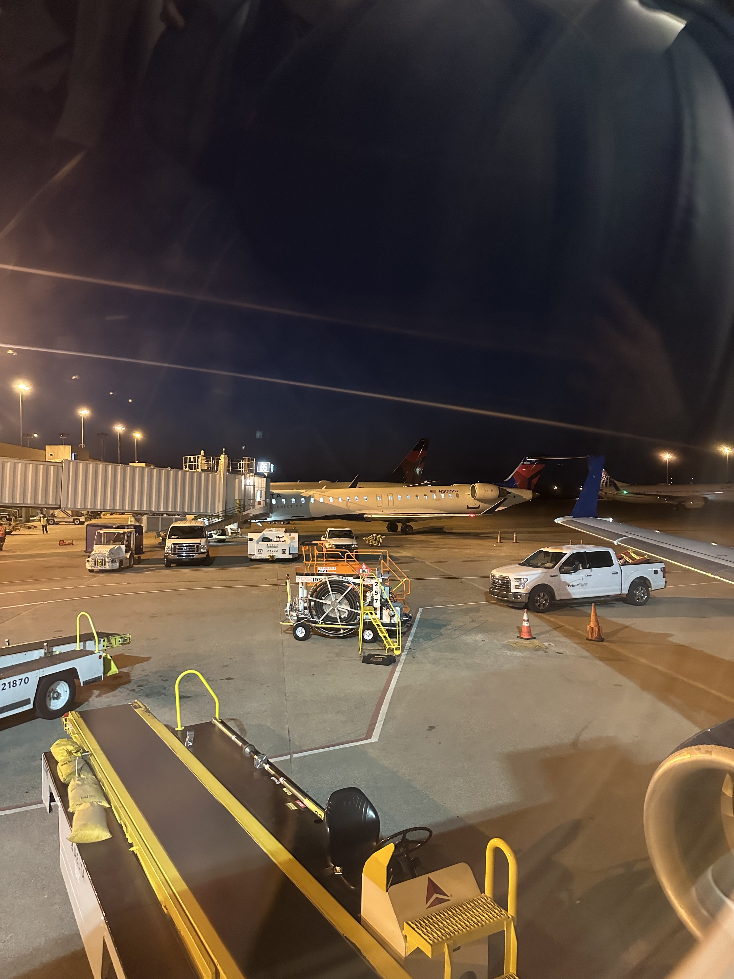 ʲά֮-DL5613(BNA-LGA)