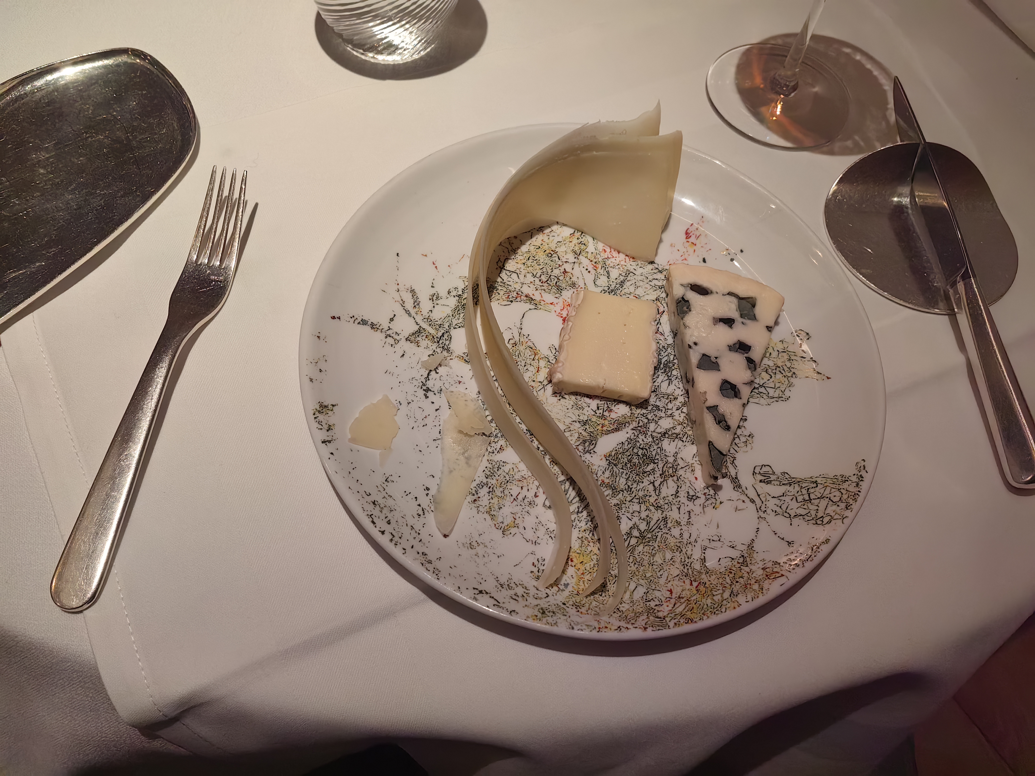 Ӣϵμ֮ŵ˹ؾƵ The Dorchester ά׷ס