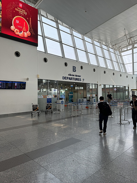 中华航空河内-台北-阿姆斯特丹商务舱