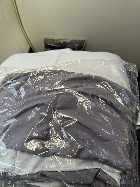 中华航空河内-台北-阿姆斯特丹商务舱