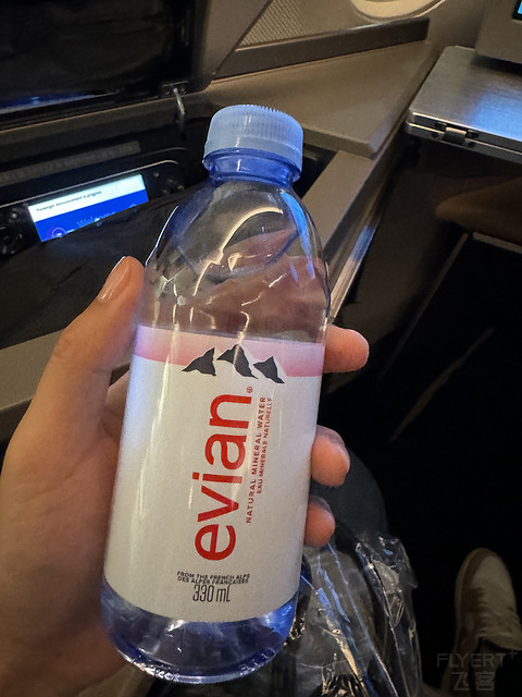 中华航空河内-台北-阿姆斯特丹商务舱