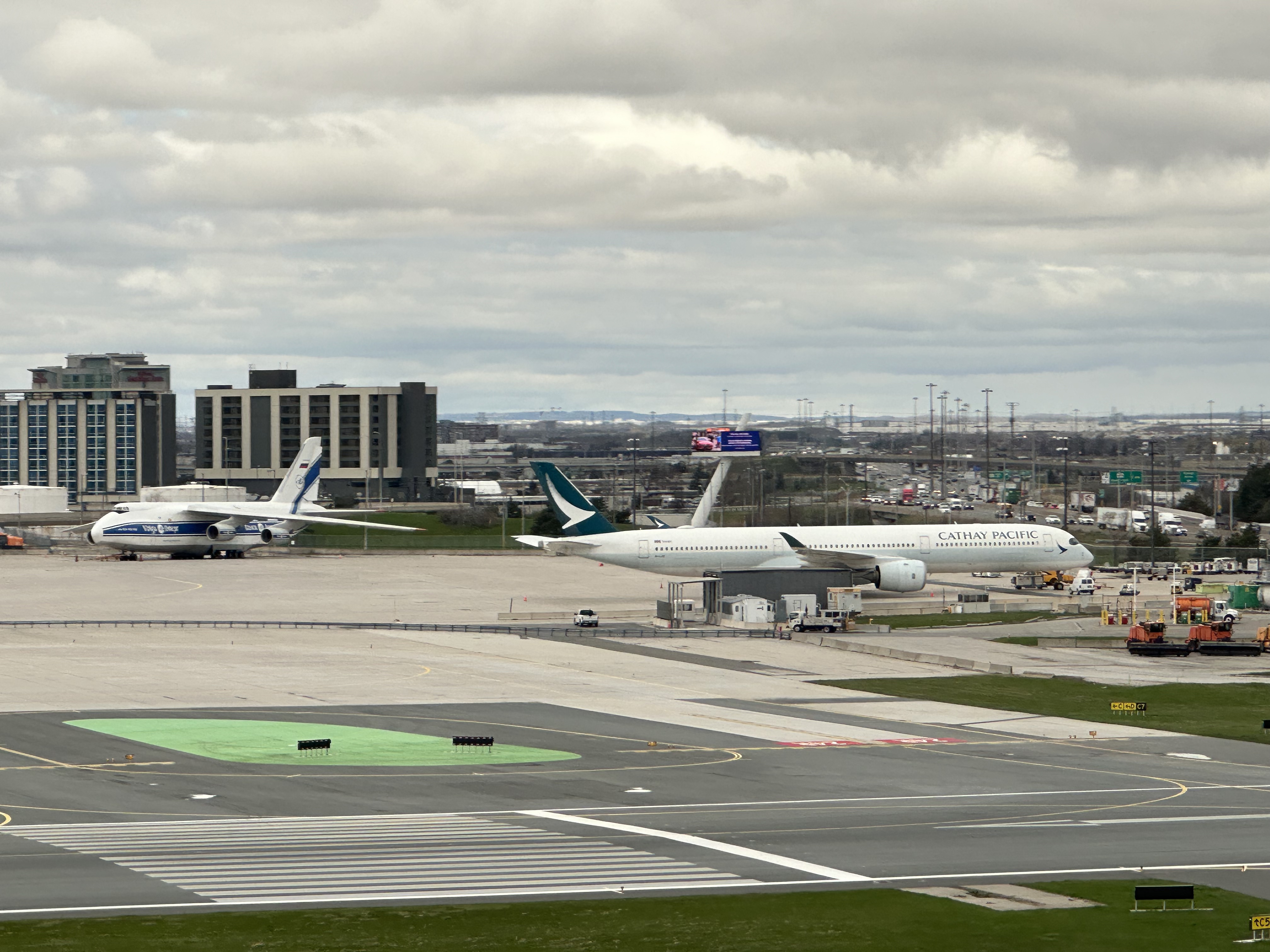 ׶֮-AA4556(LGA-YYZ)