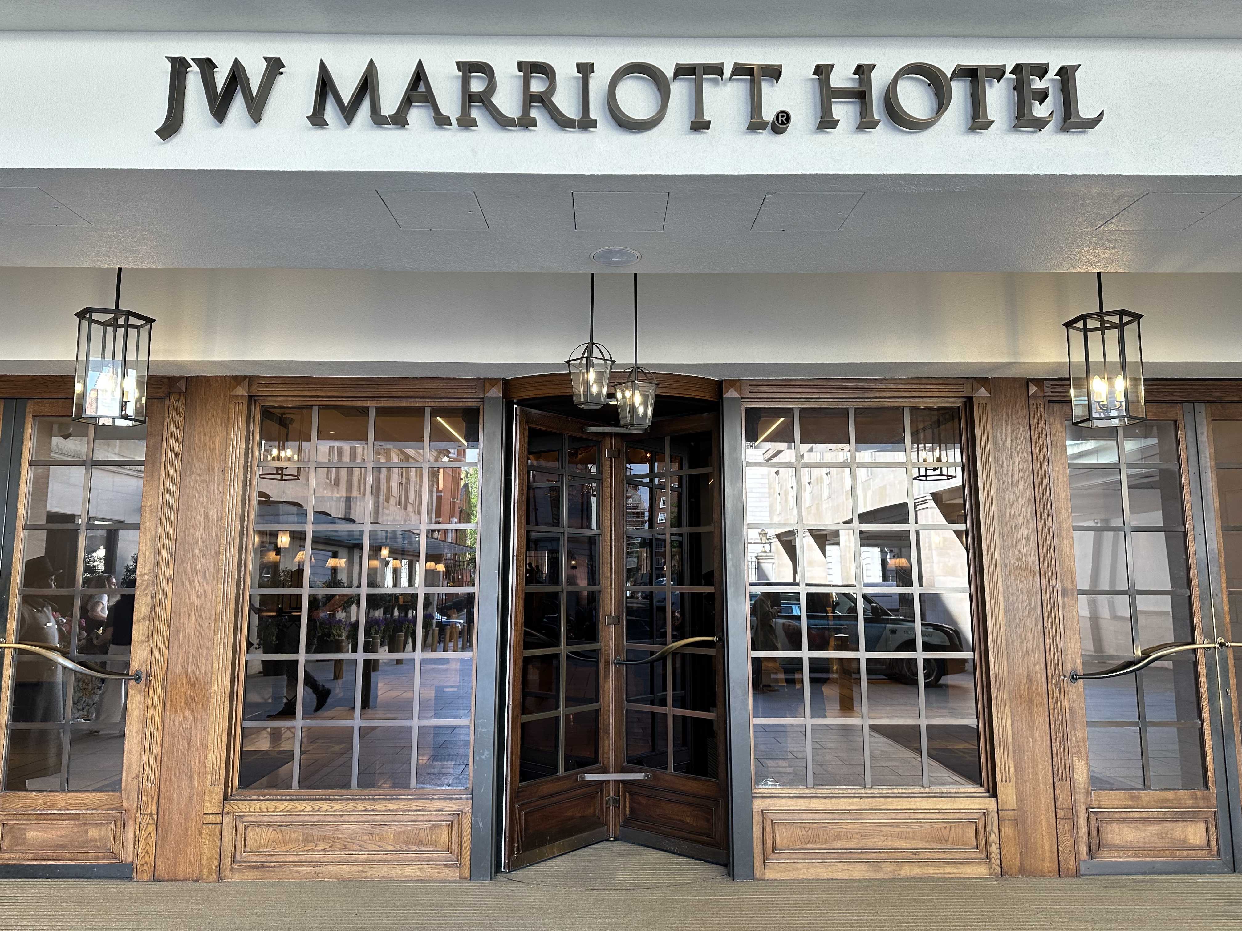 ׶ظ޷ɹJWƵ-JW Marriott Grosvenor House London