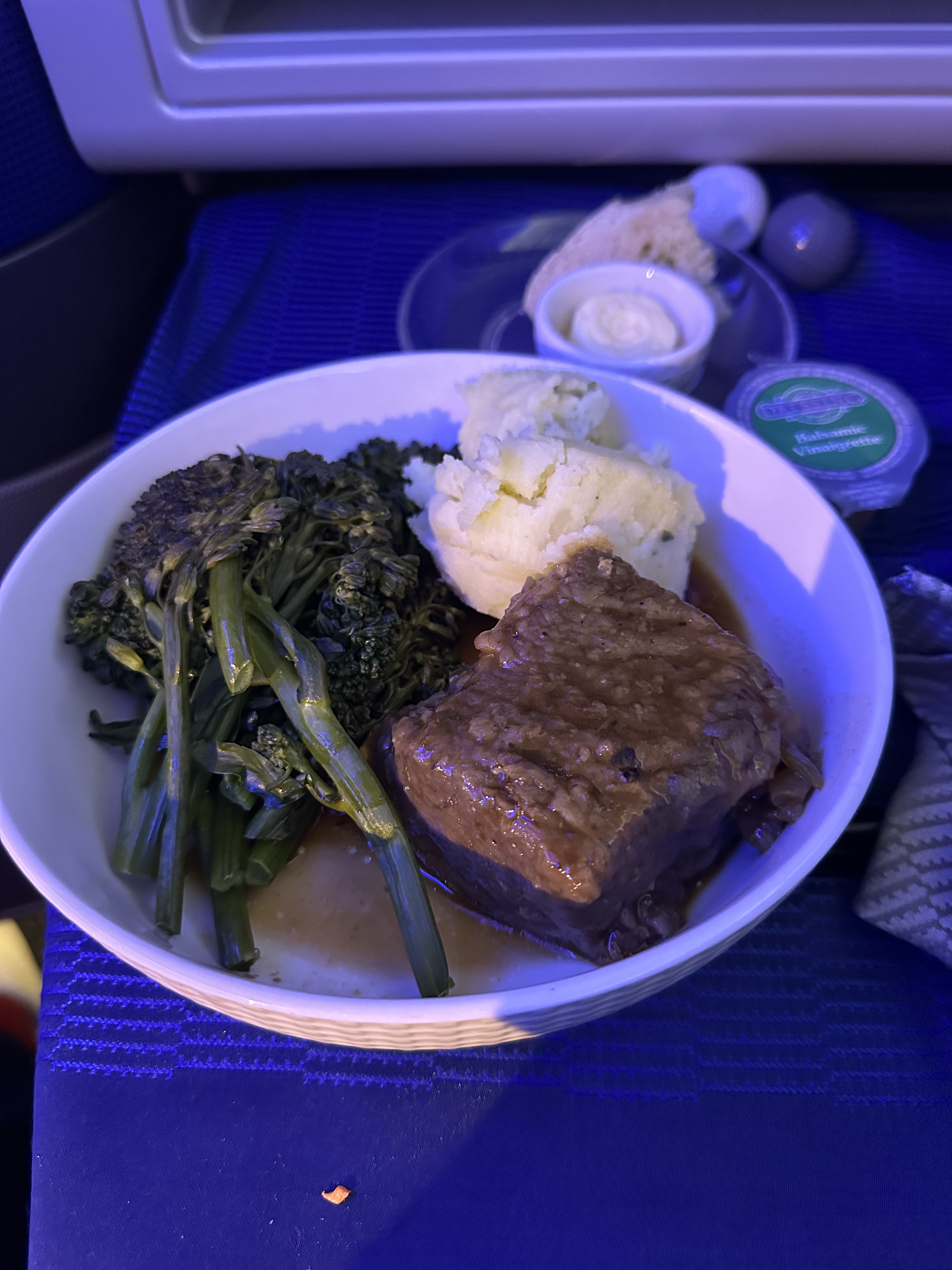 ua888 sfo-pek 