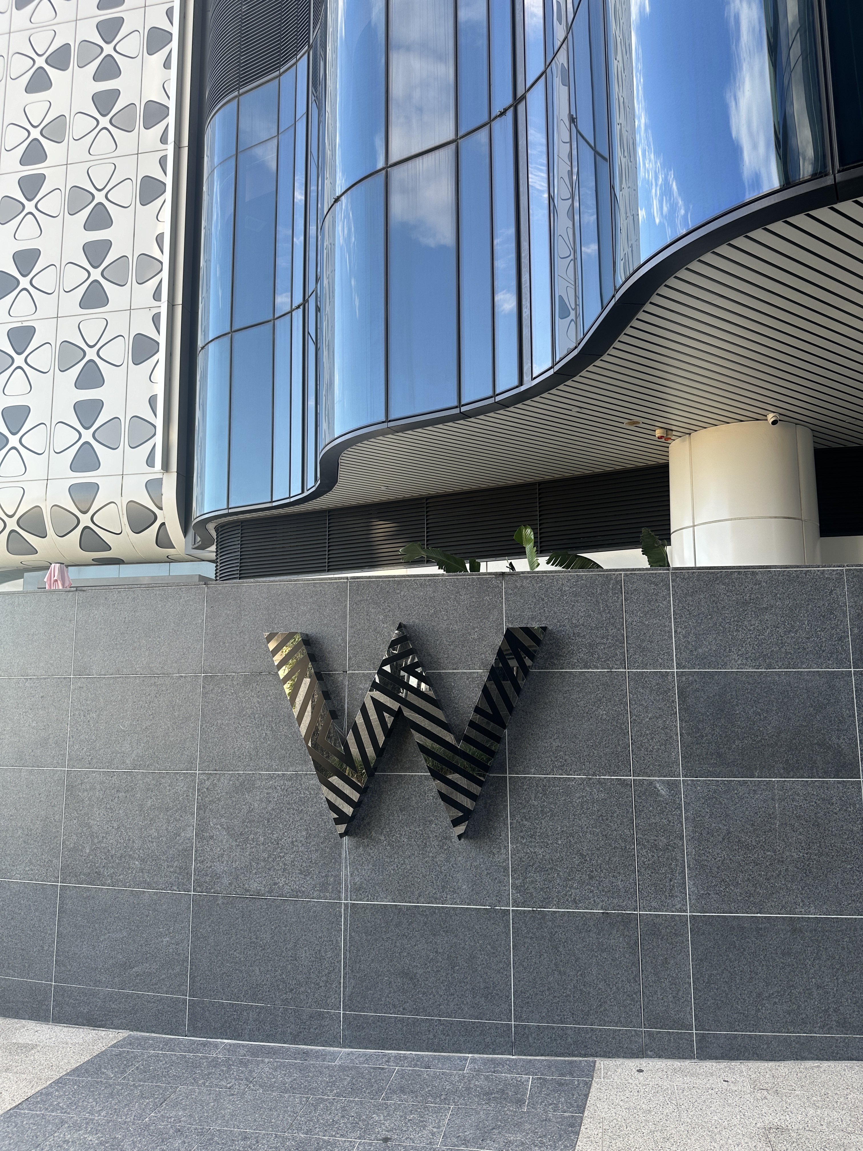 ˹WƵ ׷ W Hotel Brisbane