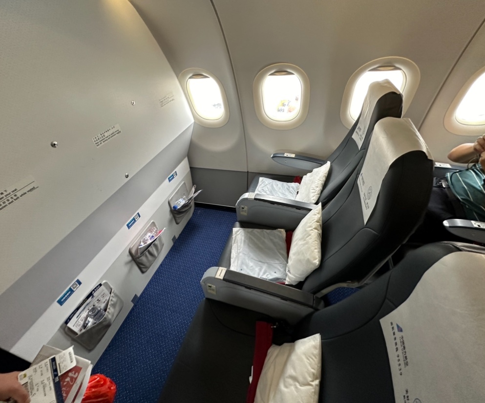 B6775 զɫ