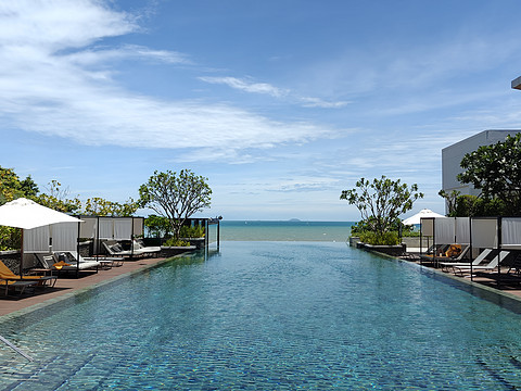 Renaissance Pattaya 
芭提雅万丽