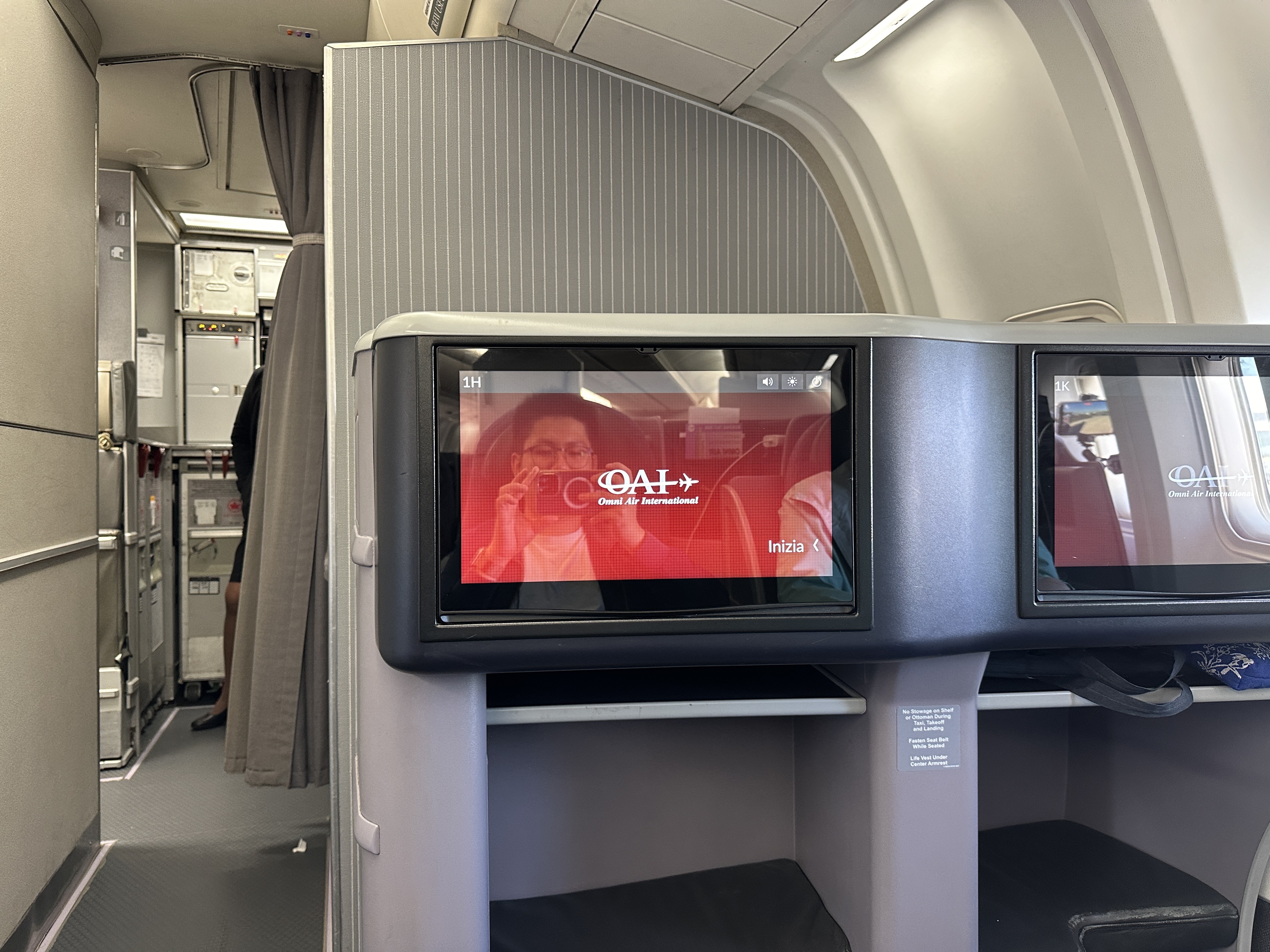 ˾Ȼ͸ϡϵУ AC2413 ׶ - ɽɽ Omni Air International 