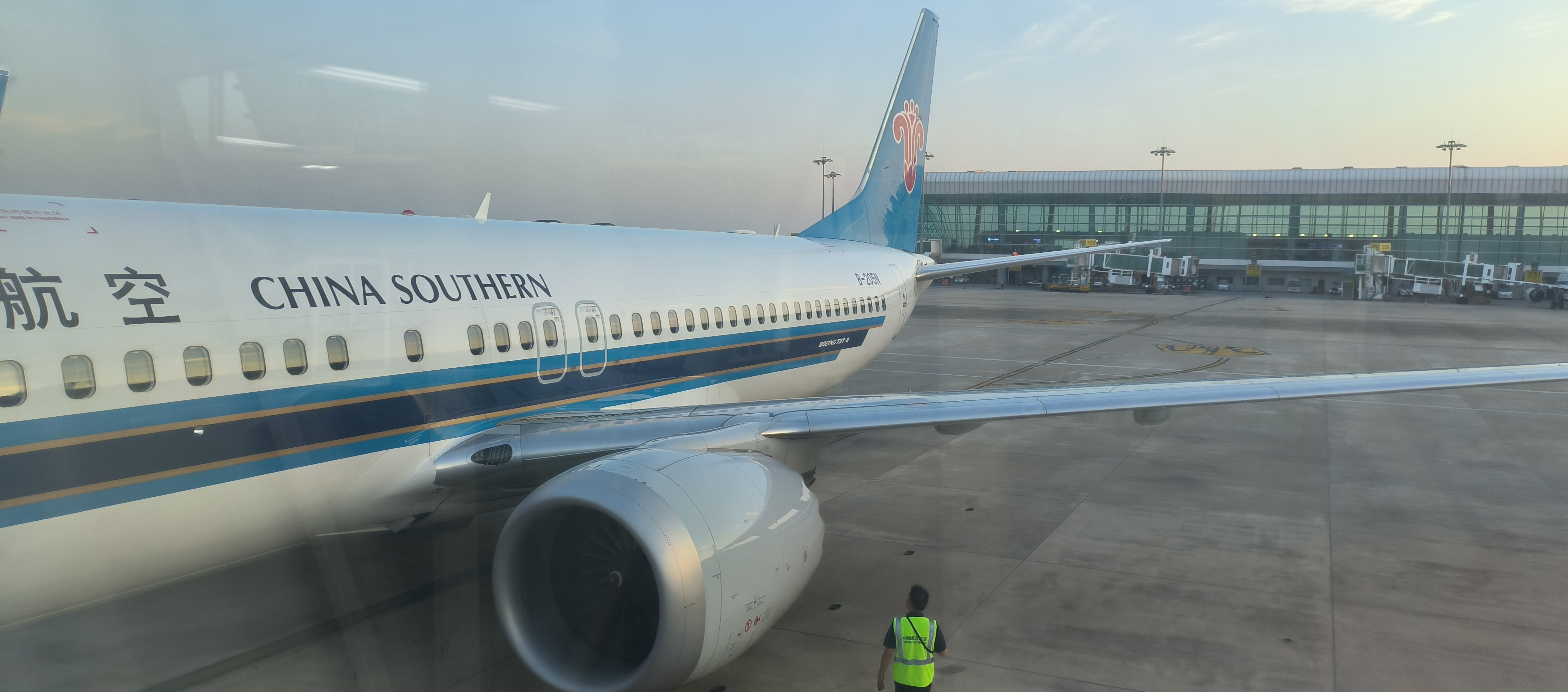 Ϥ׺;ϸ ״Ϻ737MAX8CZ6940