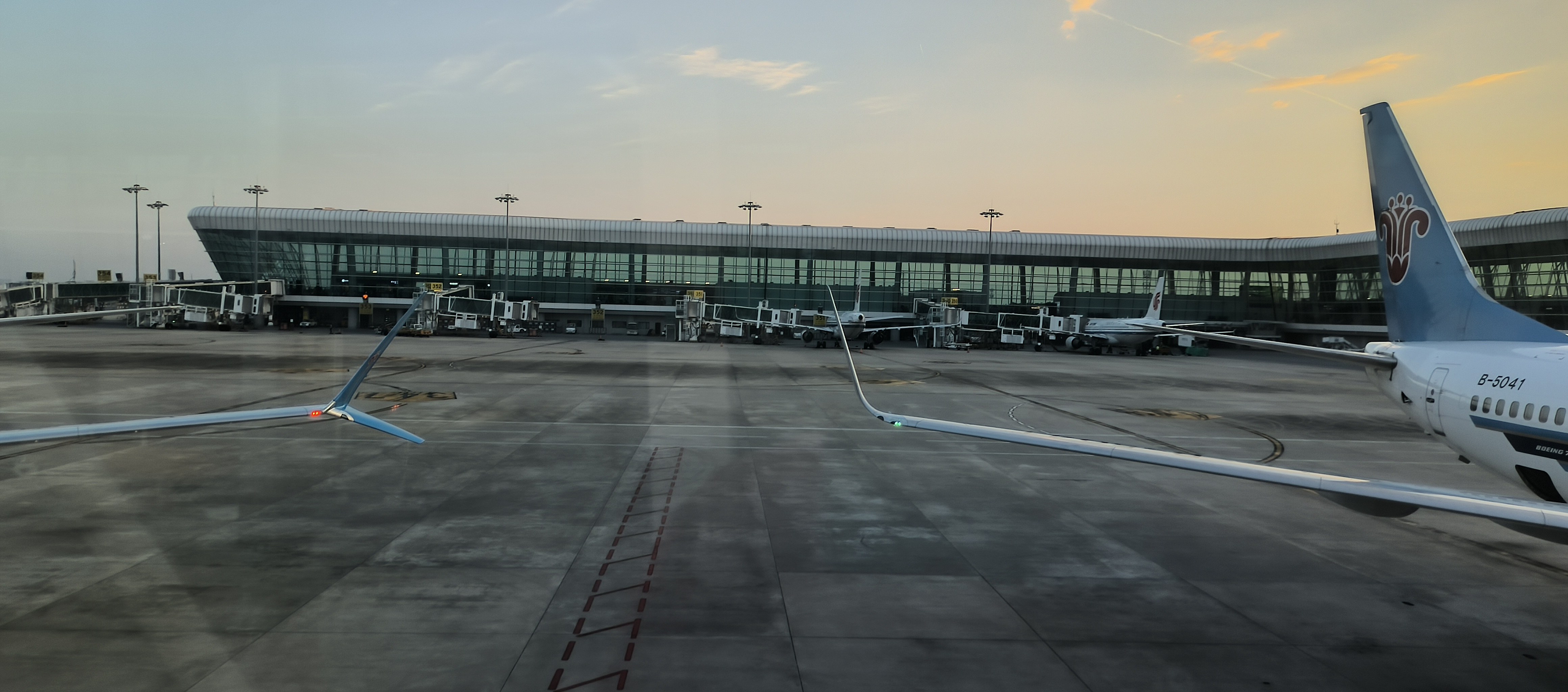 Ϥ׺;ϸ ״Ϻ737MAX8CZ6940