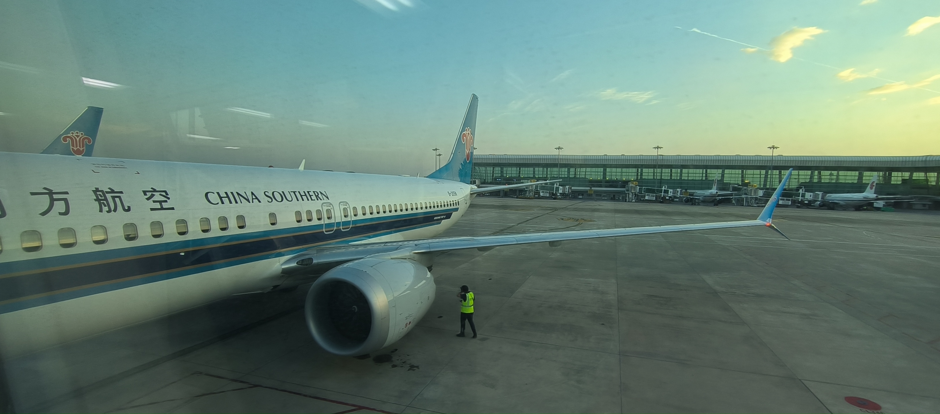 Ϥ׺;ϸ ״Ϻ737MAX8CZ6940