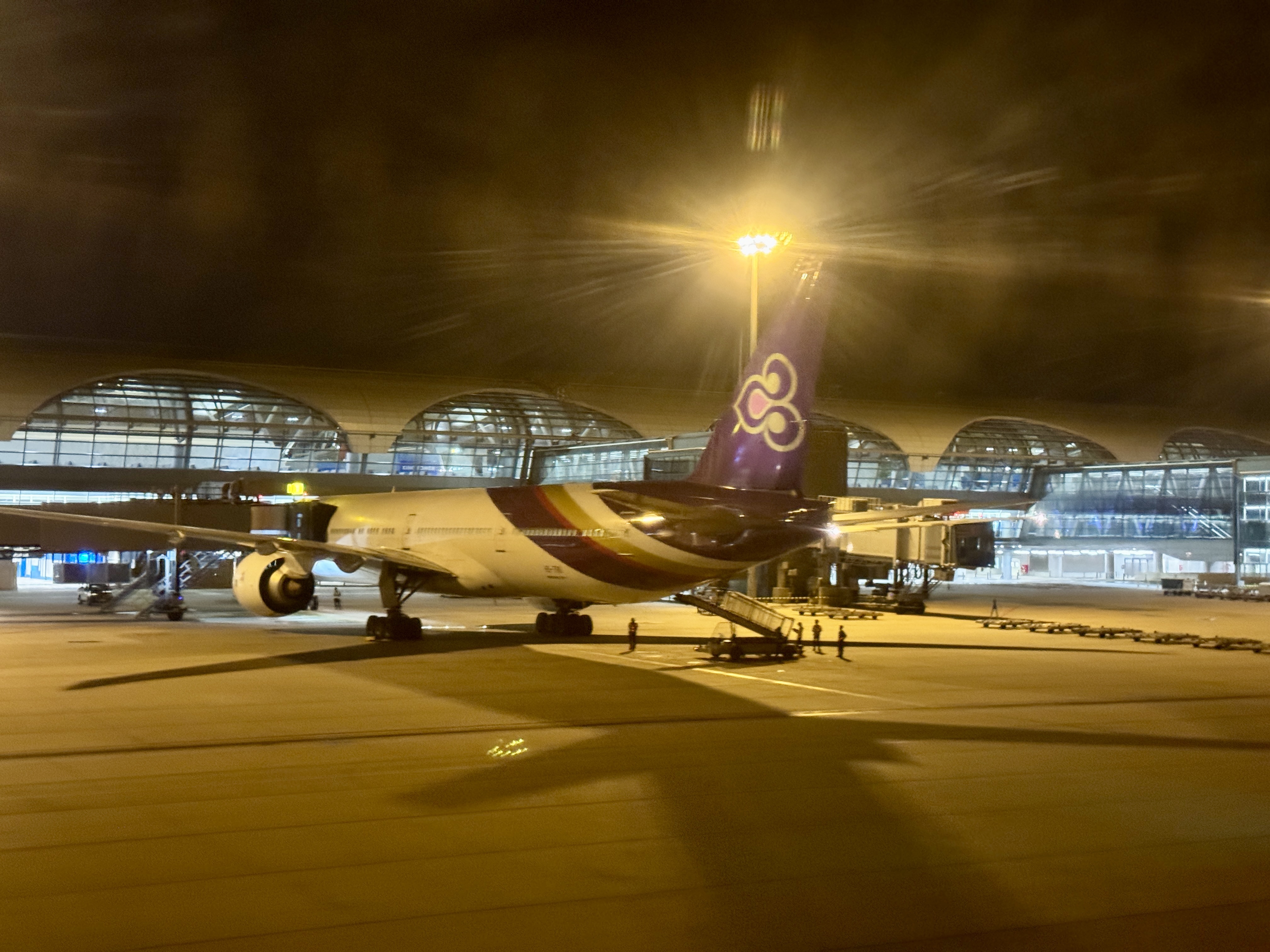 ̩SIN-BKK-ZRH77W