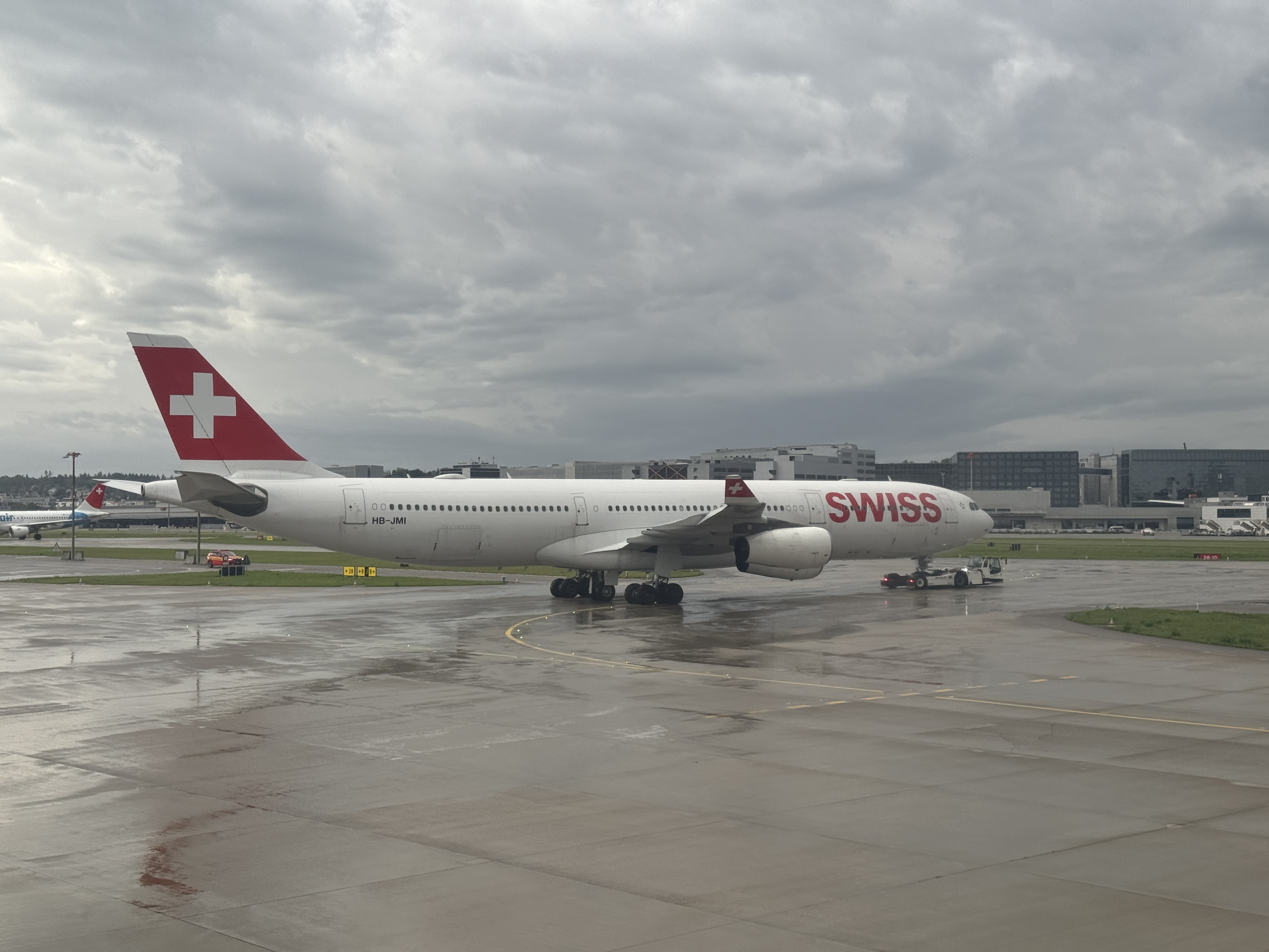 ̩SIN-BKK-ZRH77W