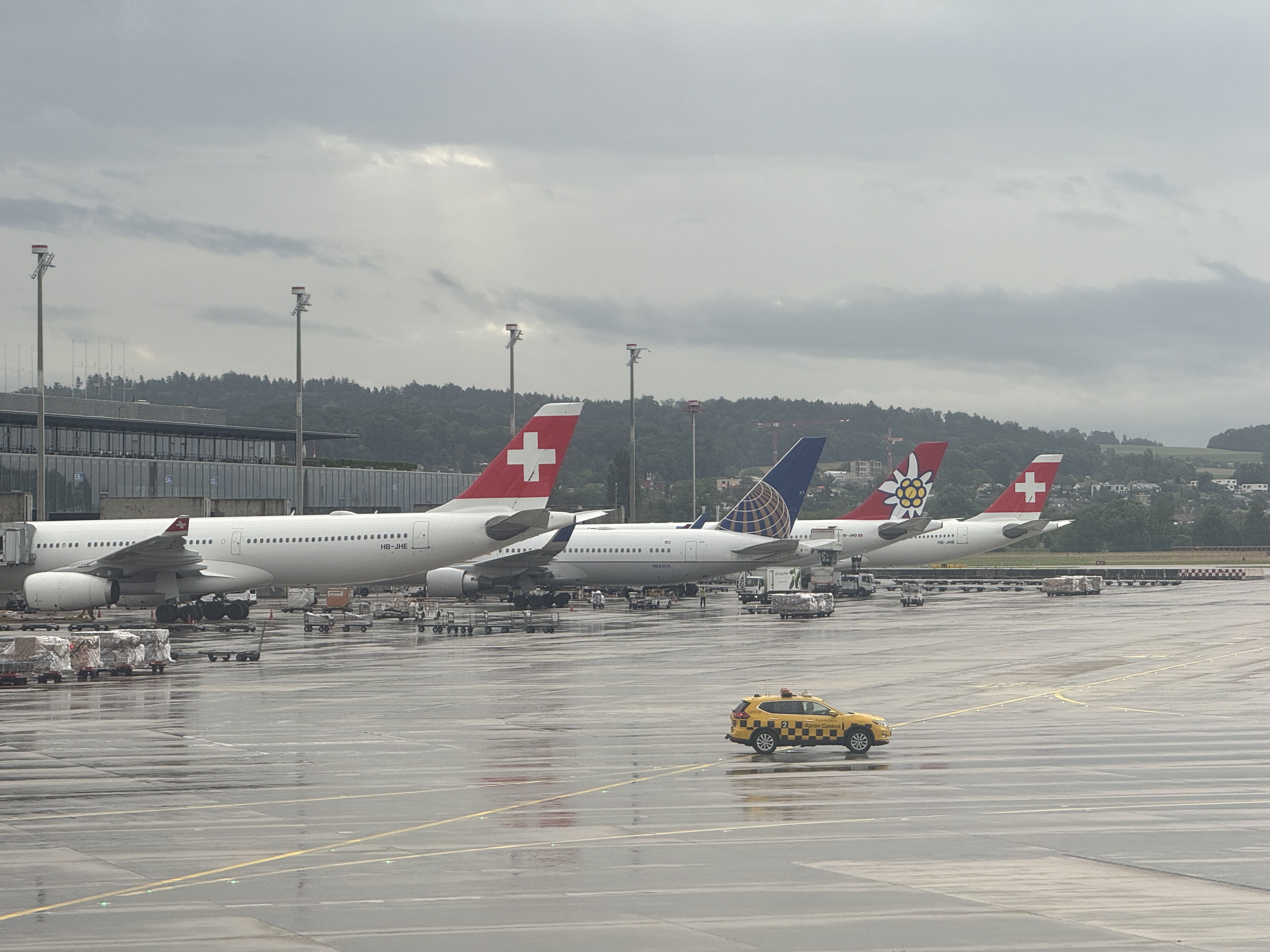 ̩SIN-BKK-ZRH77W