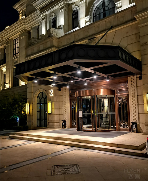 春去秋来庭院法式浪漫，北京大兴希尔顿酒店报告