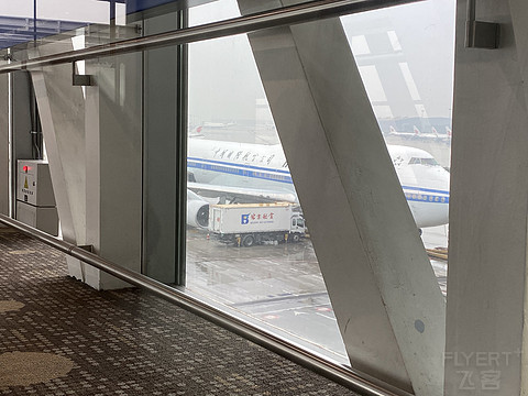 和女王的艰难会面—中国国际航空CA1501，PEK-SHA，747-400经济舱体验