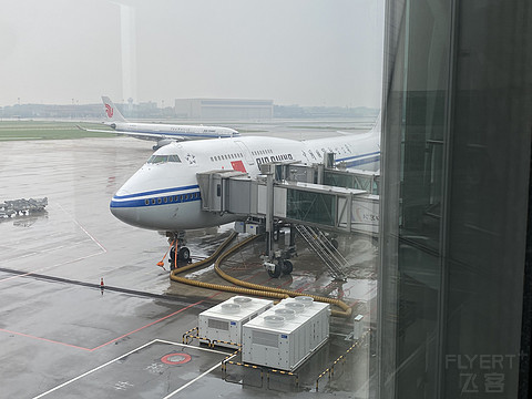 和女王的艰难会面—中国国际航空CA1501，PEK-SHA，747-400经济舱体验