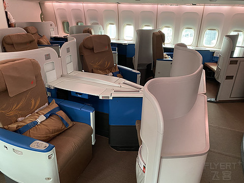和女王的艰难会面—中国国际航空CA1501，PEK-SHA，747-400经济舱体验