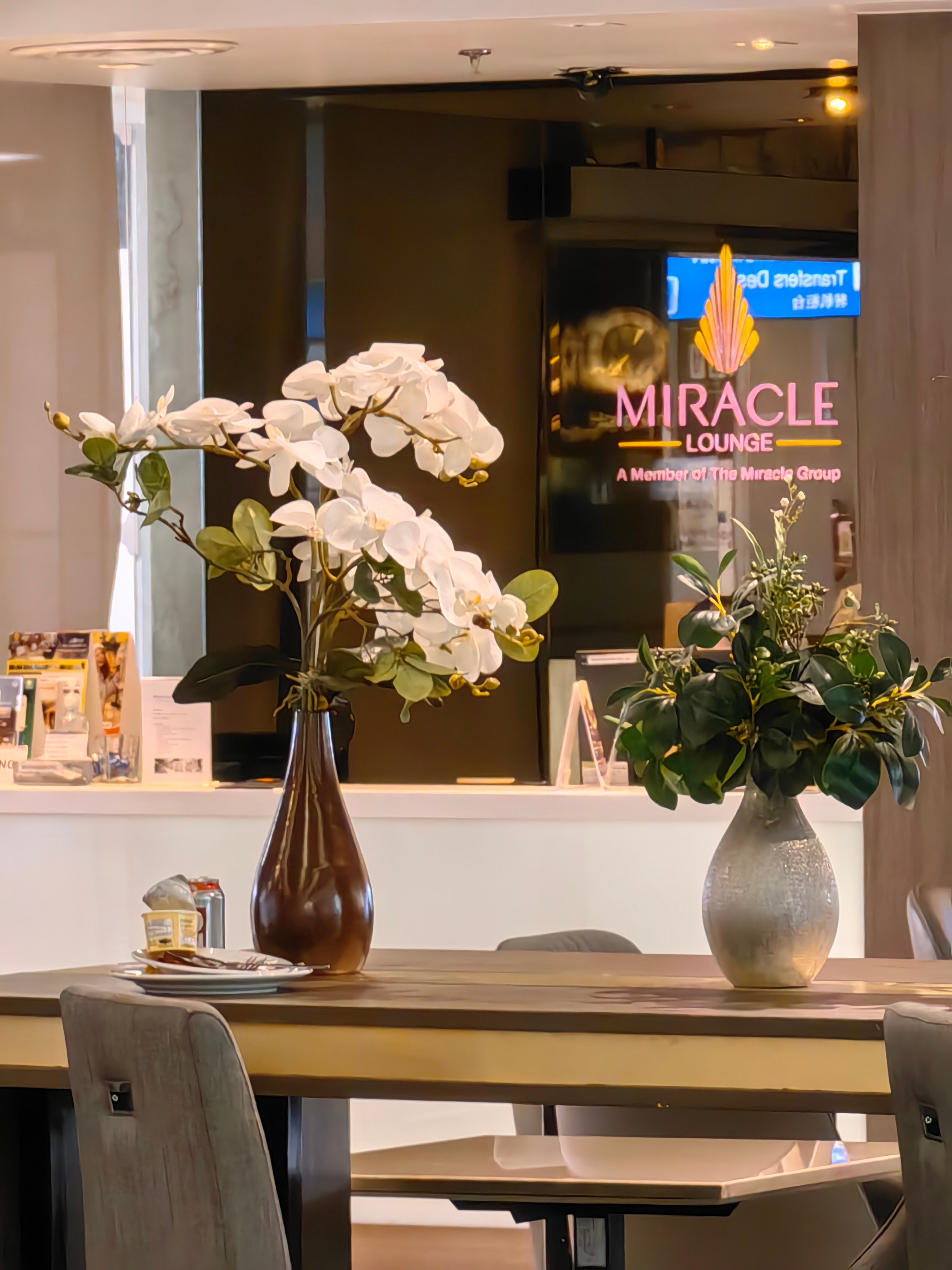 չʻMIRACLE LOUNGE