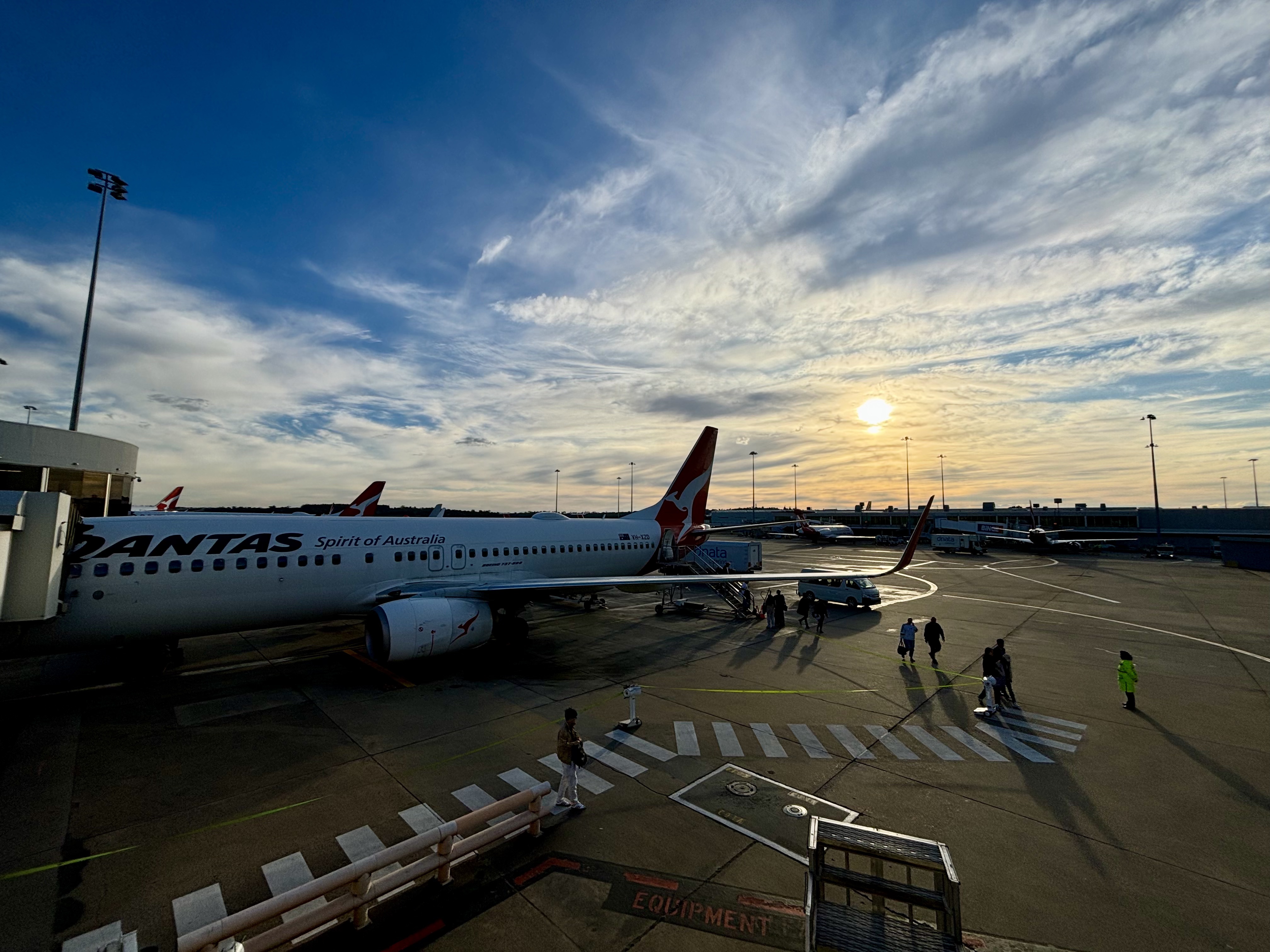 ̩ĺ SYD-MEL-HKG QF403 CX178 