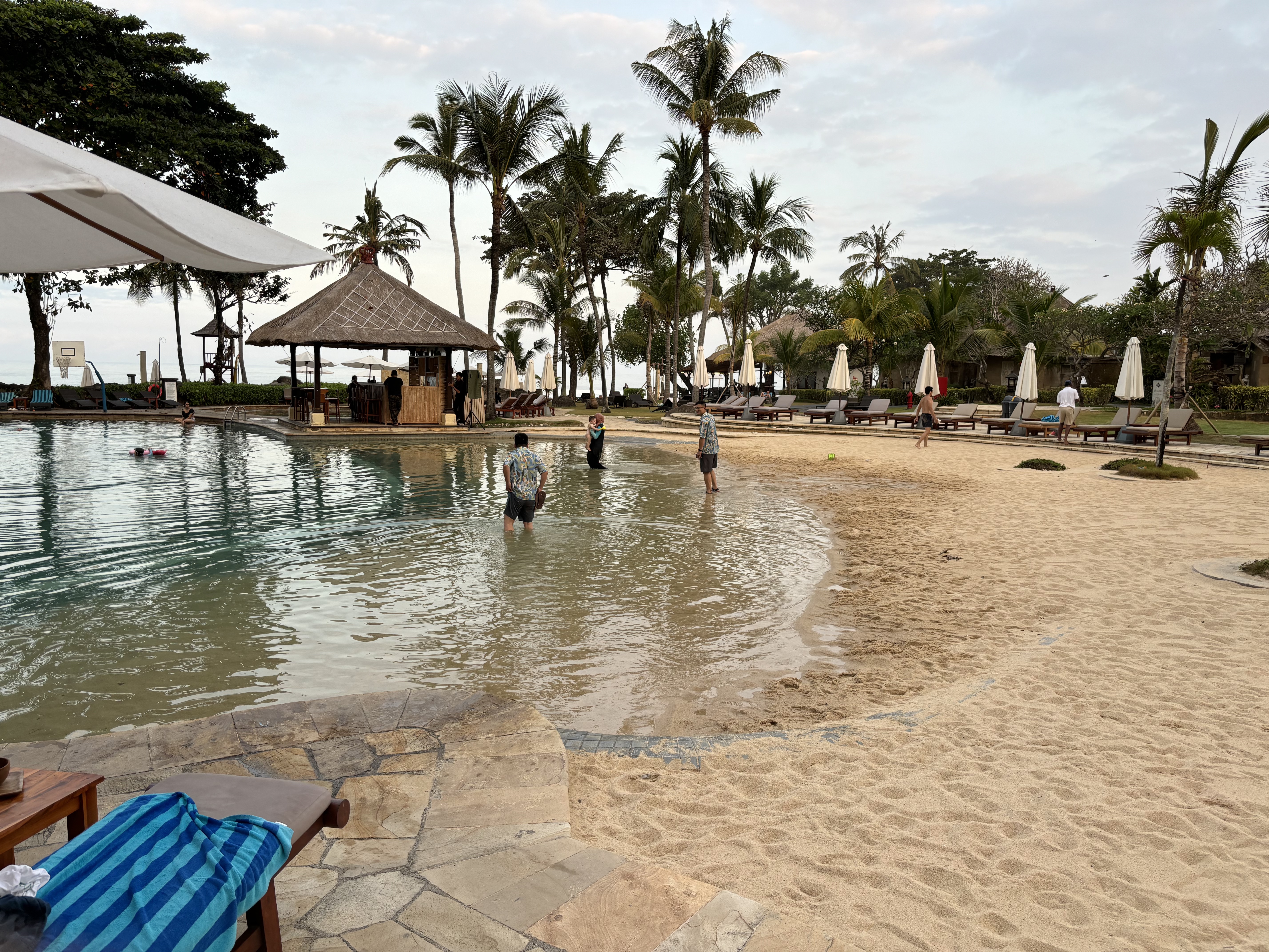 嵺ϣٶȼٴ Hilton Bali Resort ס