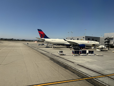 洛杉矶回纽约 - 美国达美航空 767-300商务舱 Delta One