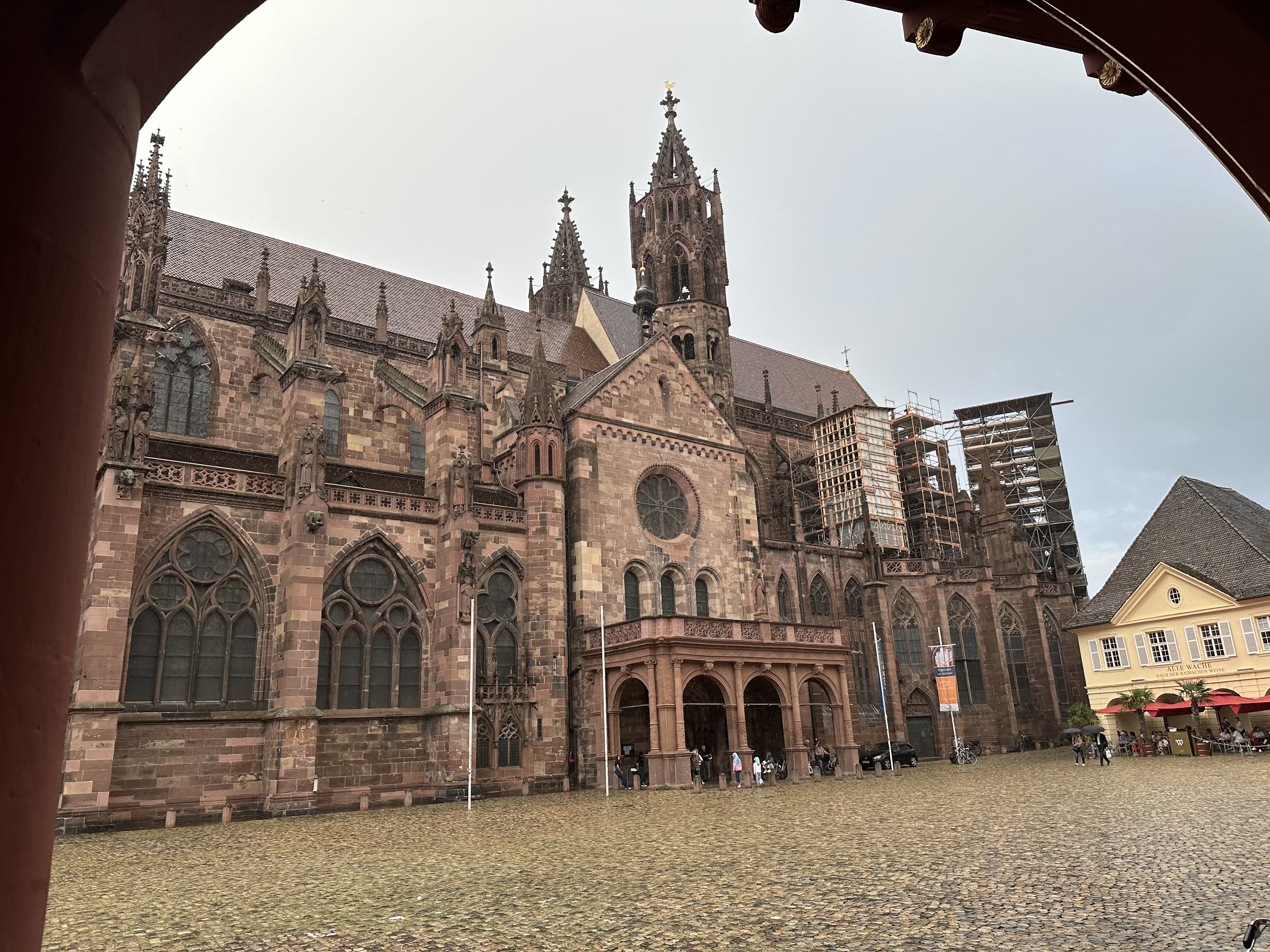 Freiburg Courtyard Ƶ