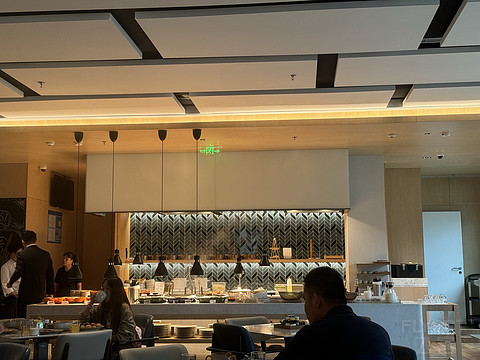 上海滴水湖万枫酒店豪华双床房体验