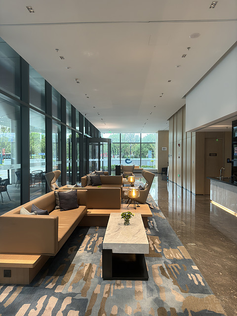 上海滴水湖万枫酒店豪华双床房体验