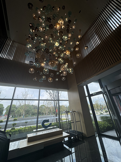 上海滴水湖万枫酒店豪华双床房体验