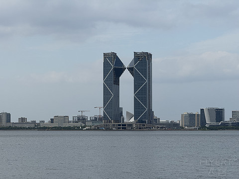 上海滴水湖万枫酒店豪华双床房体验