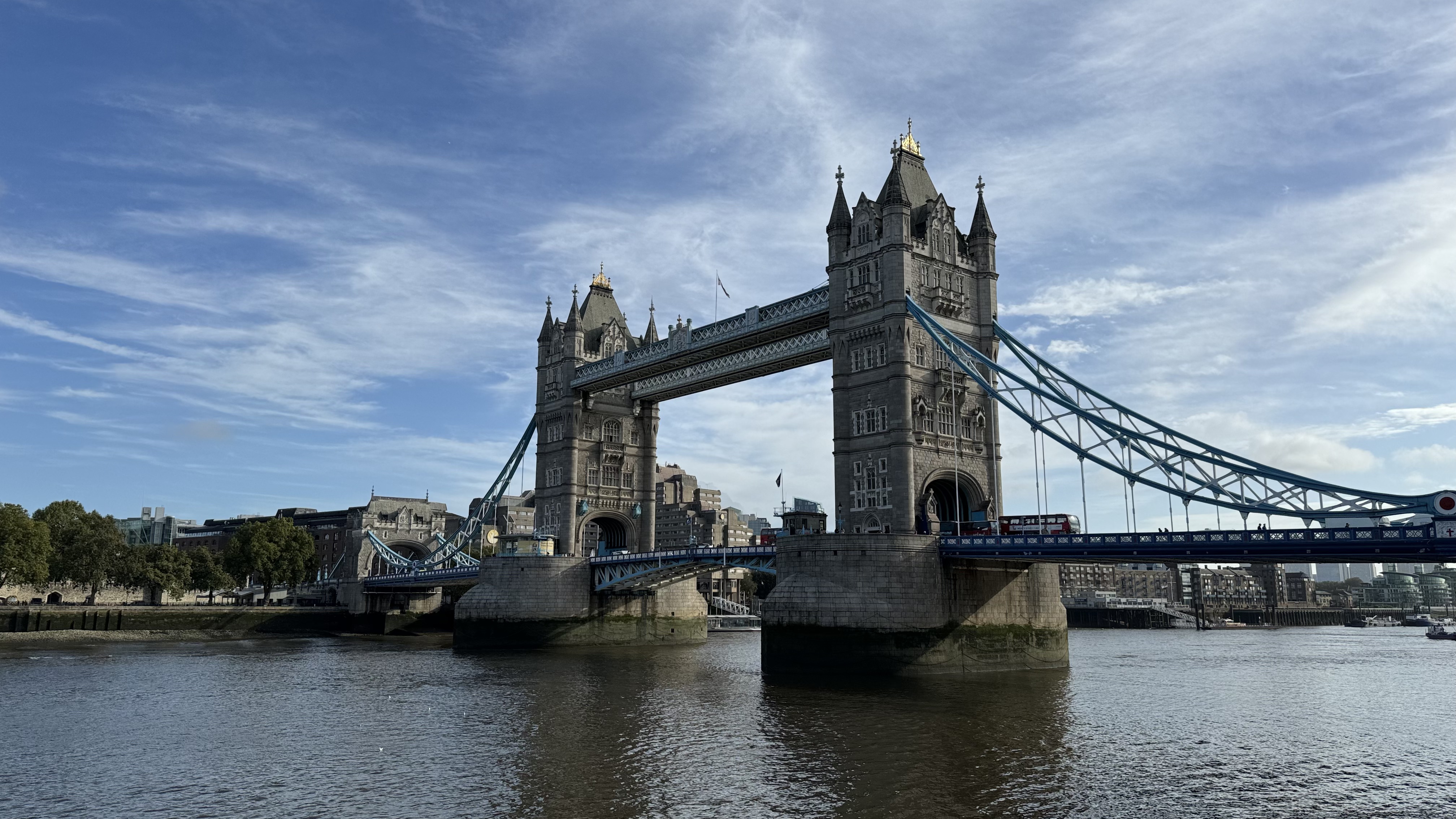 ոµľ䡿׶صϿɭŰ;ѡƵThe Dixon Tower Bridge London