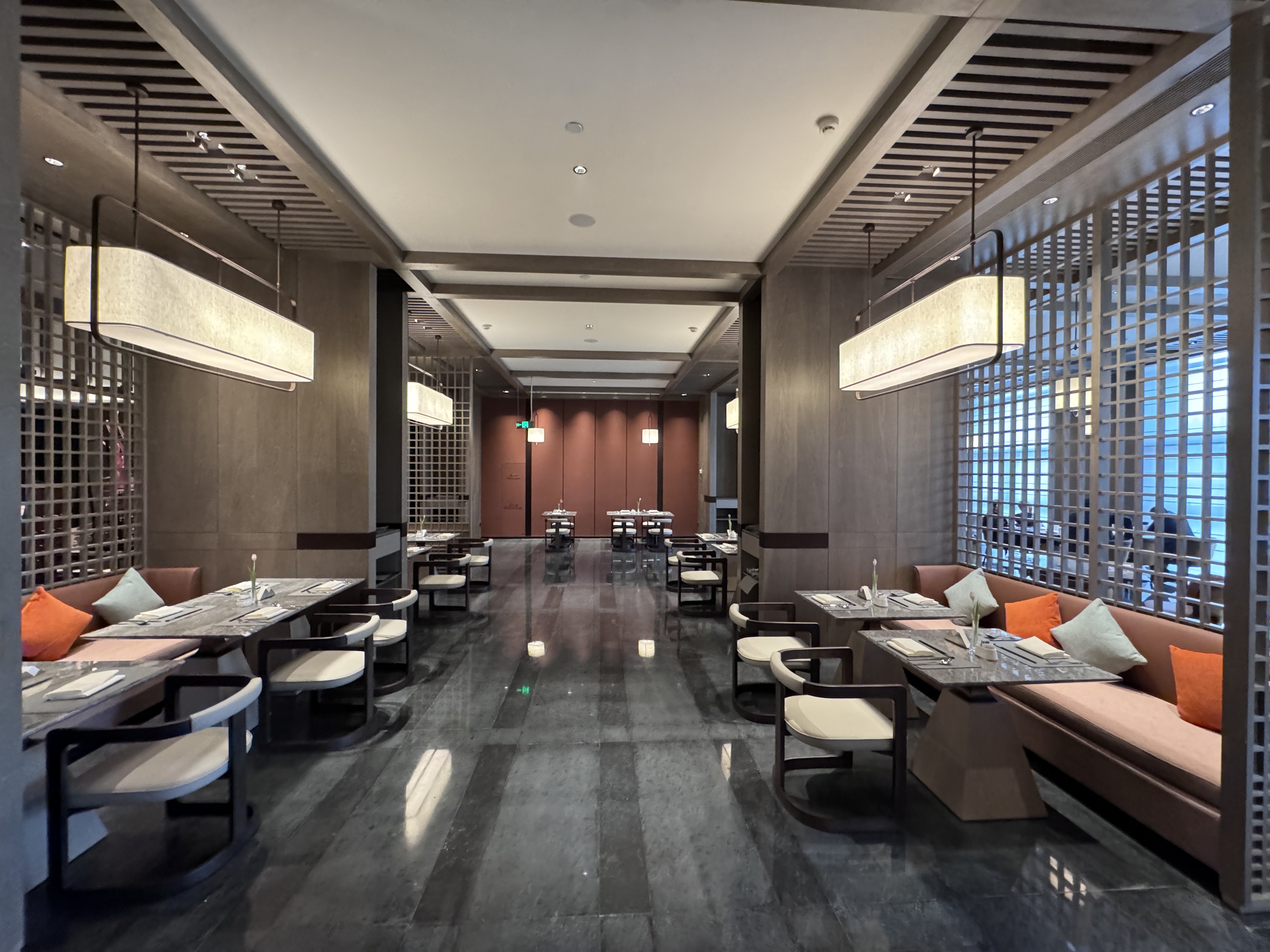 ׷DoubleTree By Hilton Kaifeng ϣ־Ƶ T2R߼˫ס