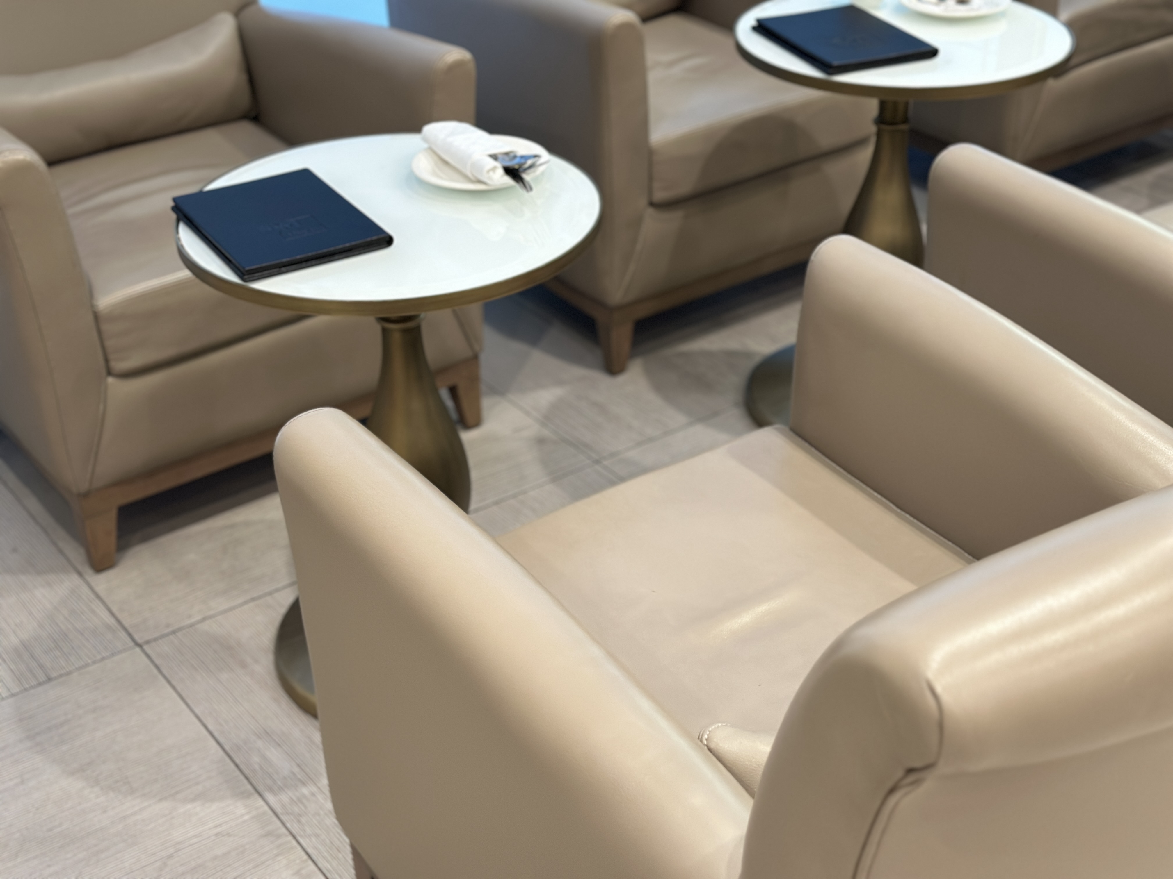 2024 Oct. ϰݹʻT1  | First class lounge