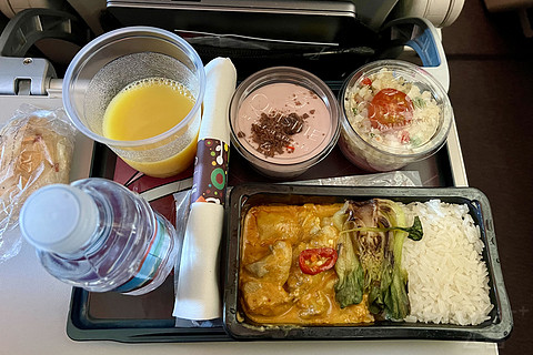 「震撼大促，入会好礼」 —— 庆祝卡塔尔航空北京航线开通二十周年与卡航年终促销活动