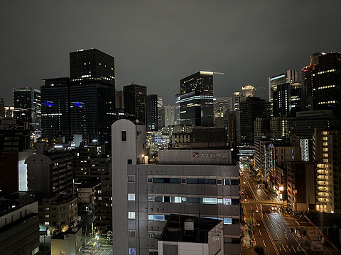 闹市斗居——大阪梅田Moxy酒店一晚