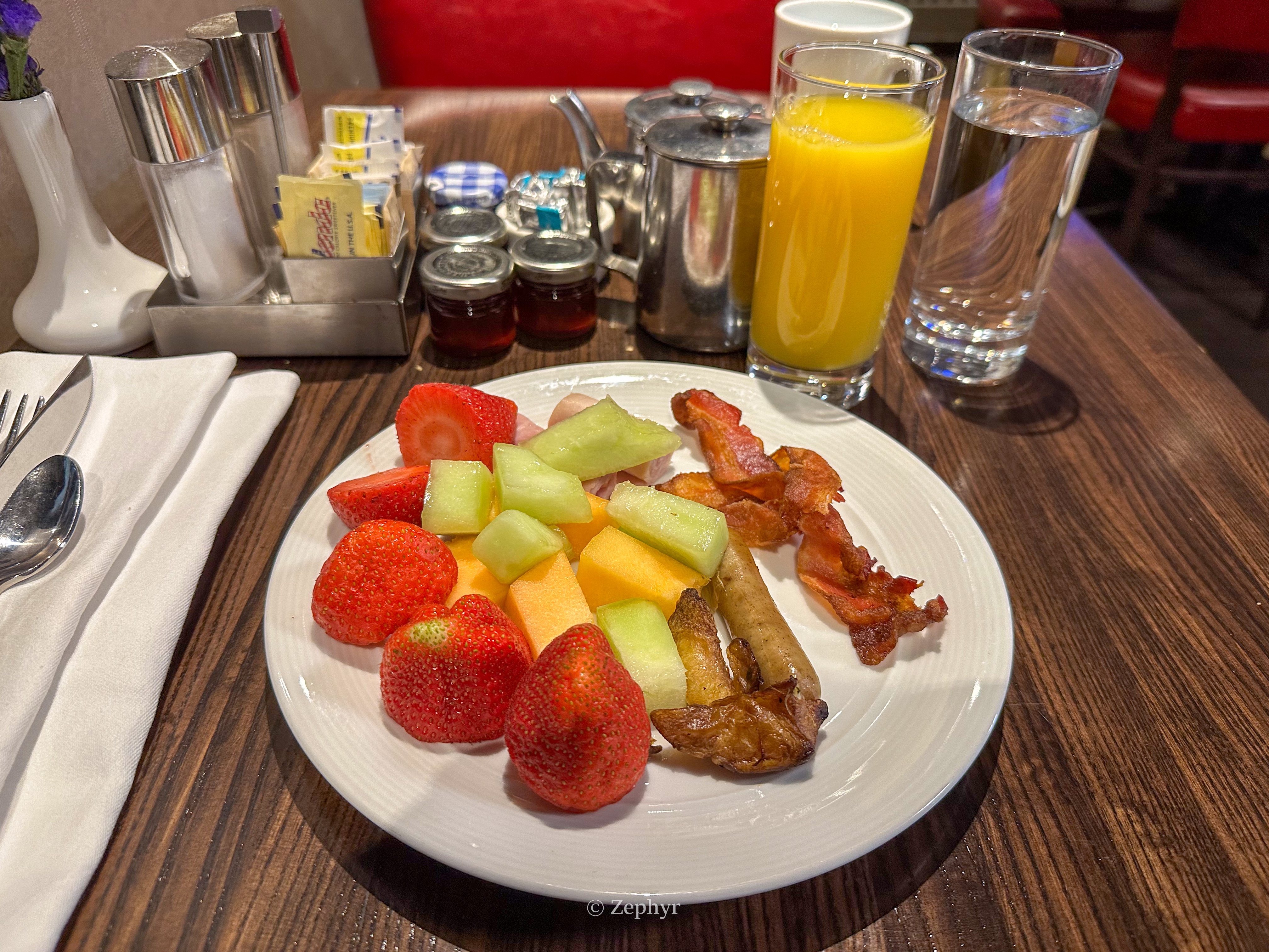 ֥Ӹ绪һӢ޼ʾƵ ¥׷ Intercontinental Chicago Magnificent Mile