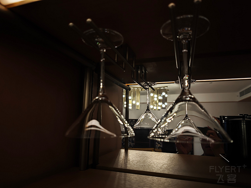 064944xYySQRj8vxctW5ML.jpg