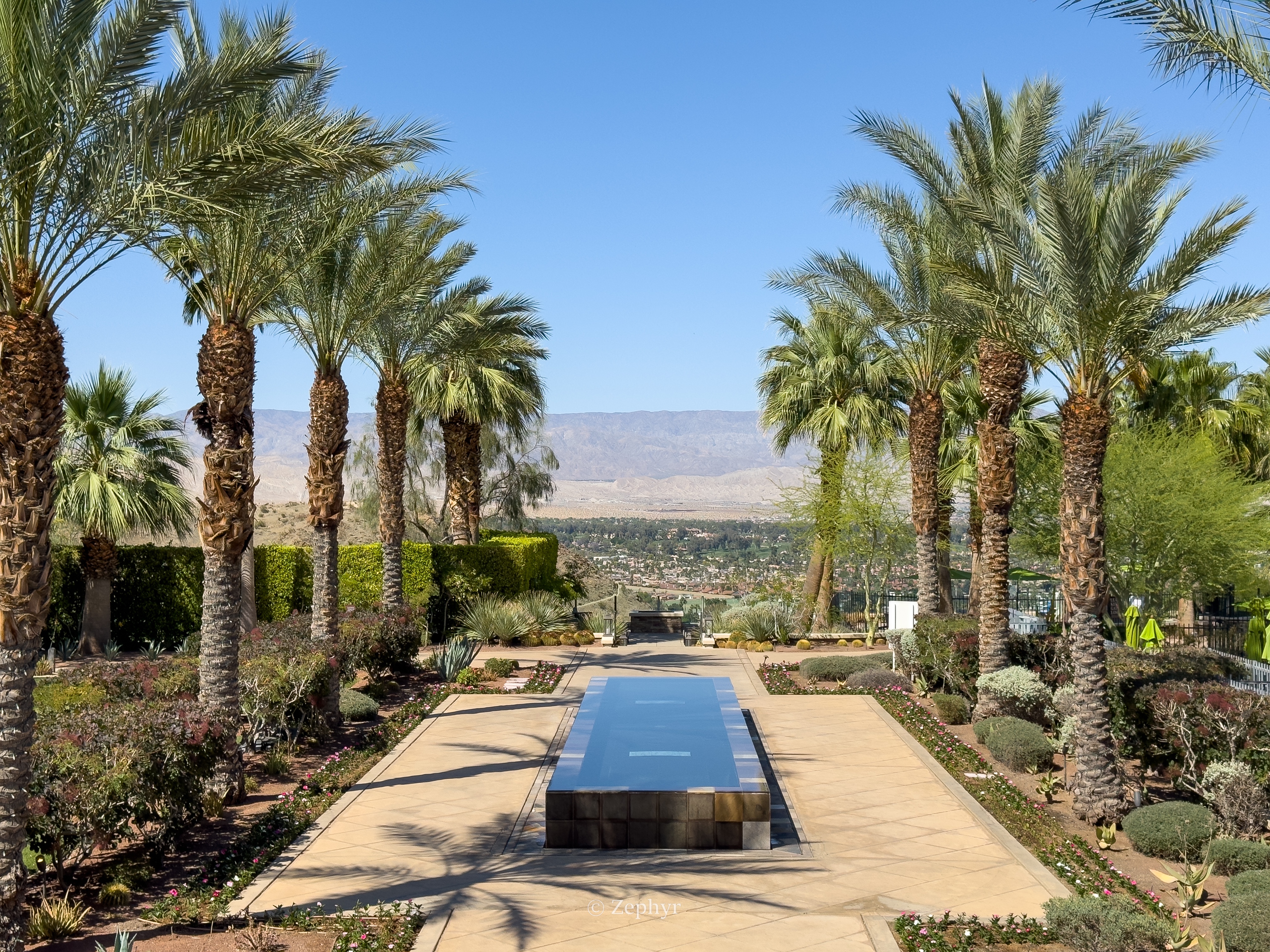 ȪӰ˼-ɳĮ֮ϵİɽȼThe Ritz-Carlton, Rancho Mirage